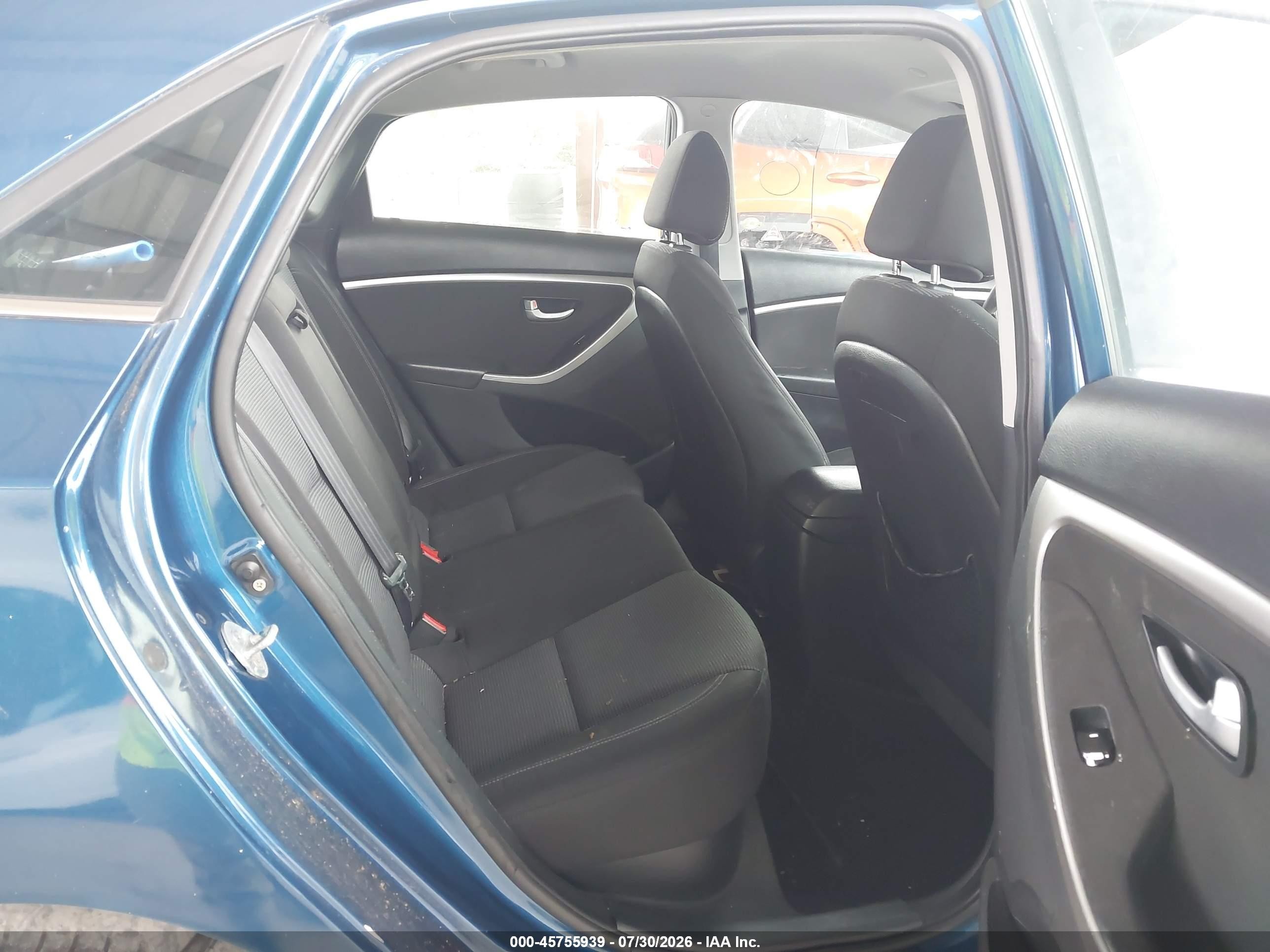 2014 Hyundai Elantra Gt   Blue vin: KMHD35LH6EU158023