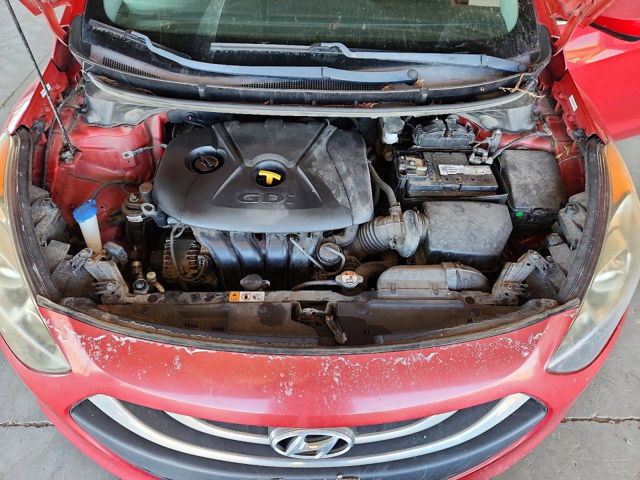 2014 Hyundai Elantra Gt Base Red vin: KMHD35LH6EU186047