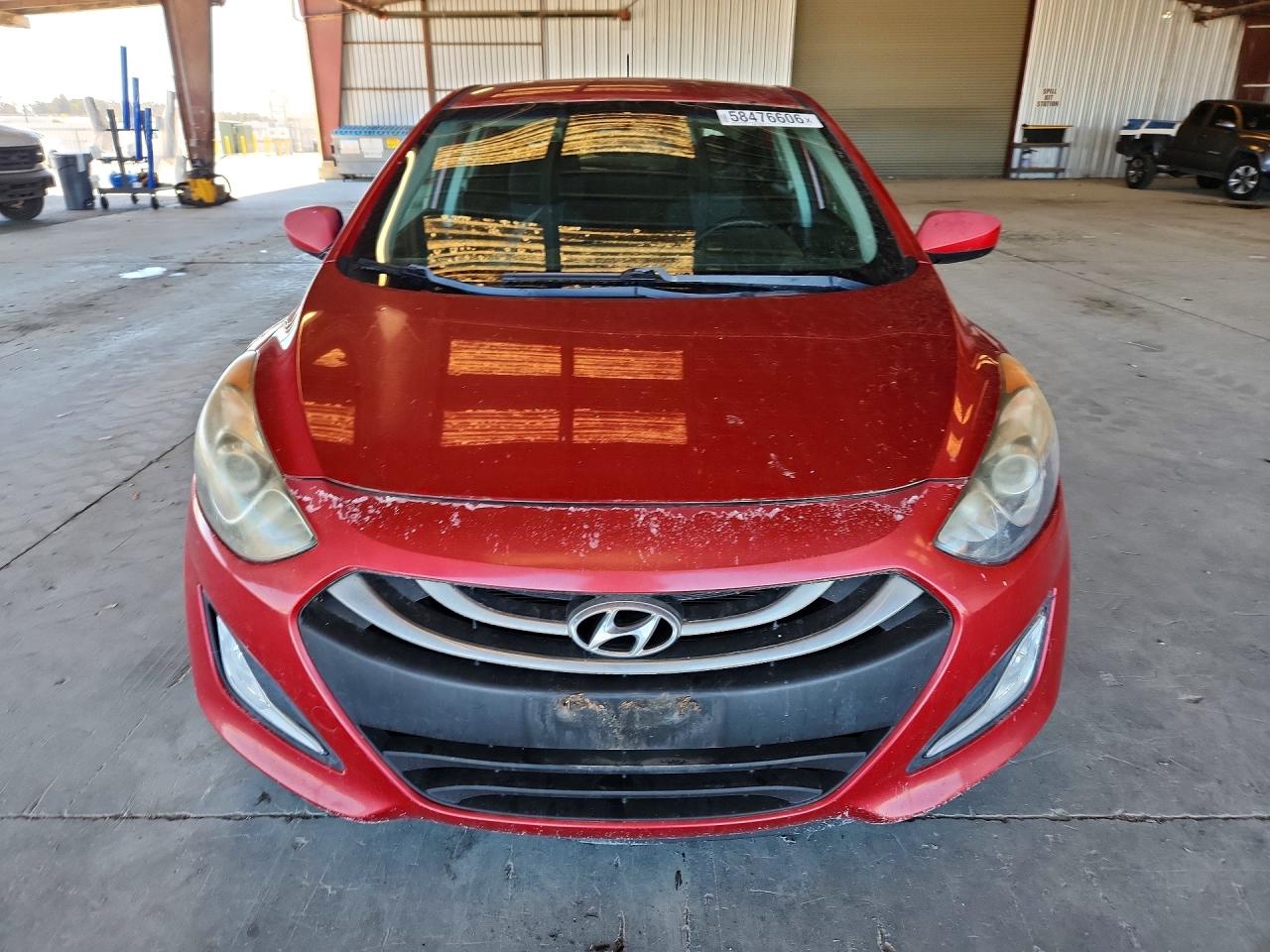 2014 Hyundai Elantra Gt Base Red vin: KMHD35LH6EU186047
