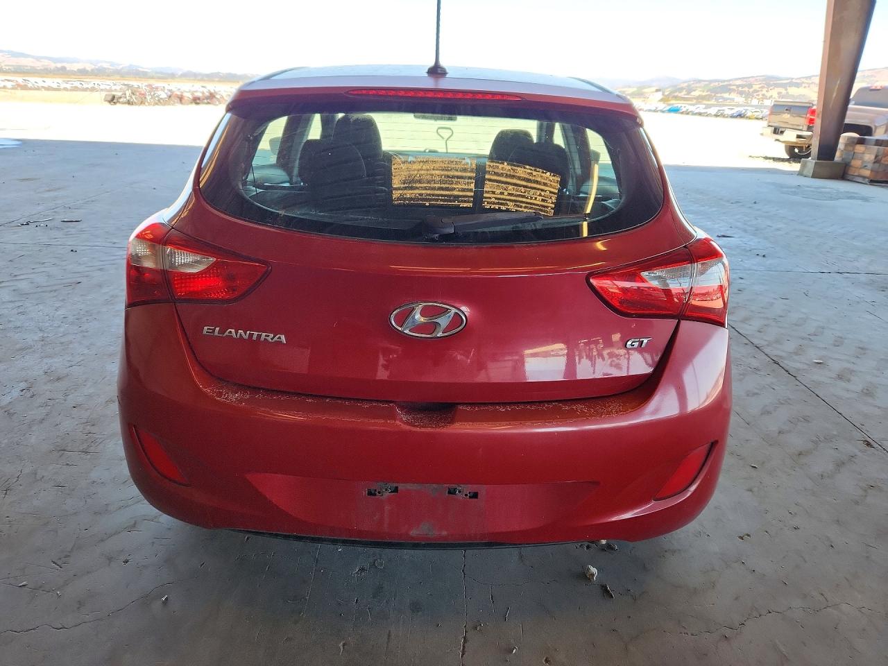 2014 Hyundai Elantra Gt Base Red vin: KMHD35LH6EU186047