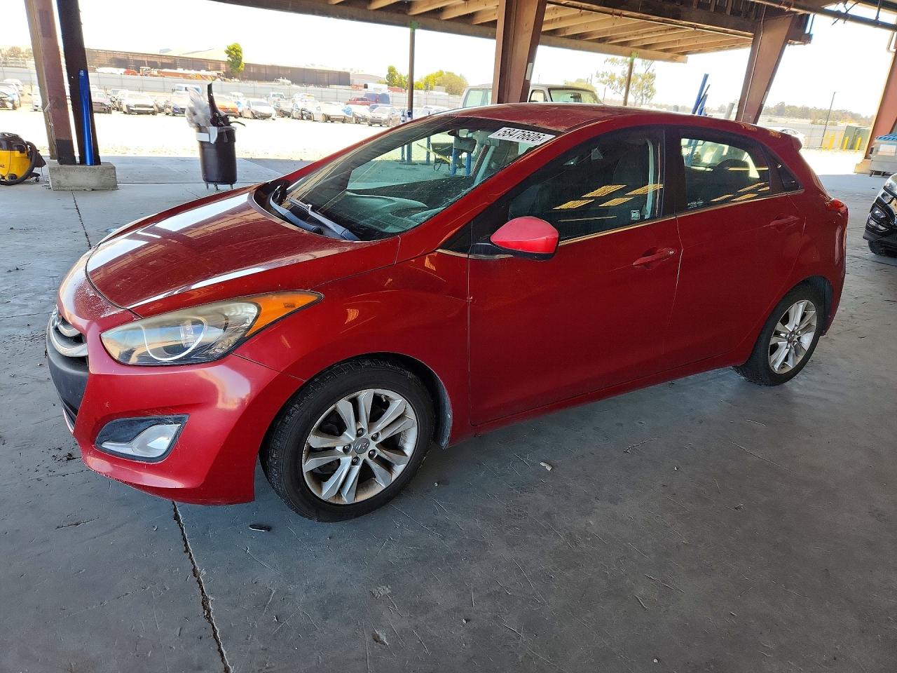 2014 Hyundai Elantra Gt Base Red vin: KMHD35LH6EU186047
