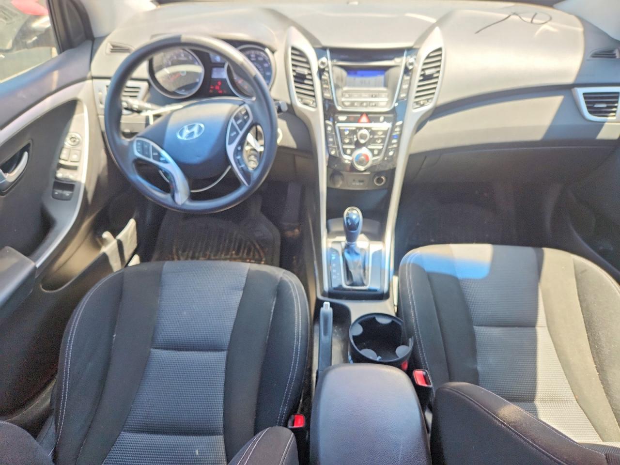 2014 Hyundai Elantra Gt Base Red vin: KMHD35LH6EU186047