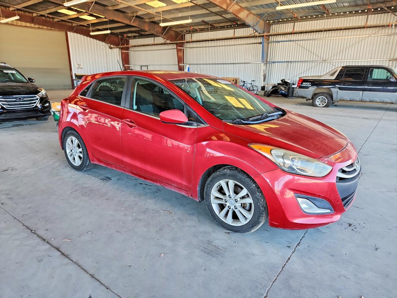 2014 Hyundai Elantra Gt Base Red vin: KMHD35LH6EU186047