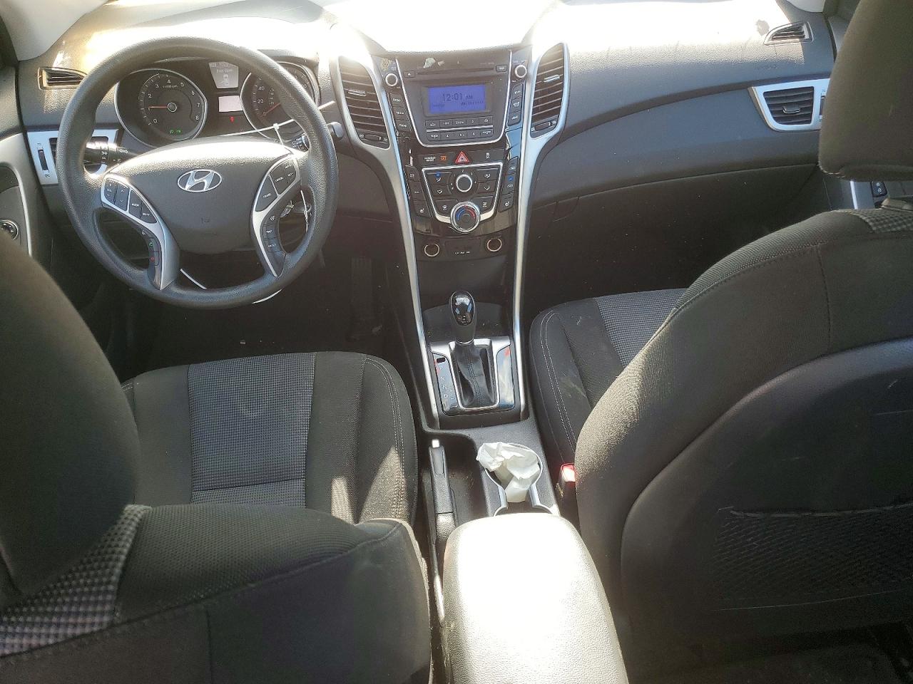2014 Hyundai Elantra Gt Base Silver vin: KMHD35LH6EU193922