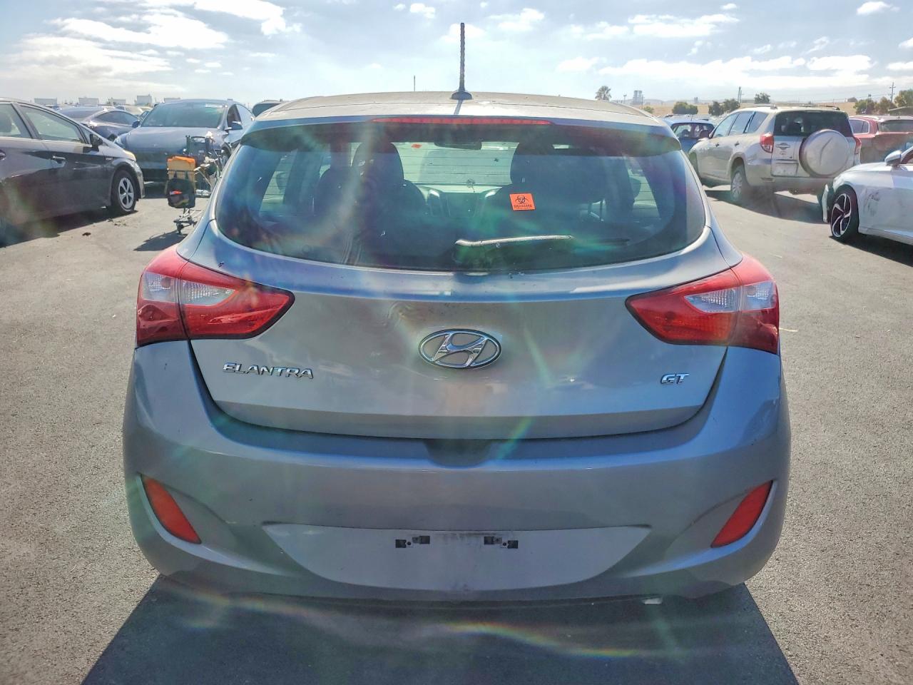 2014 Hyundai Elantra Gt Base Silver vin: KMHD35LH6EU193922