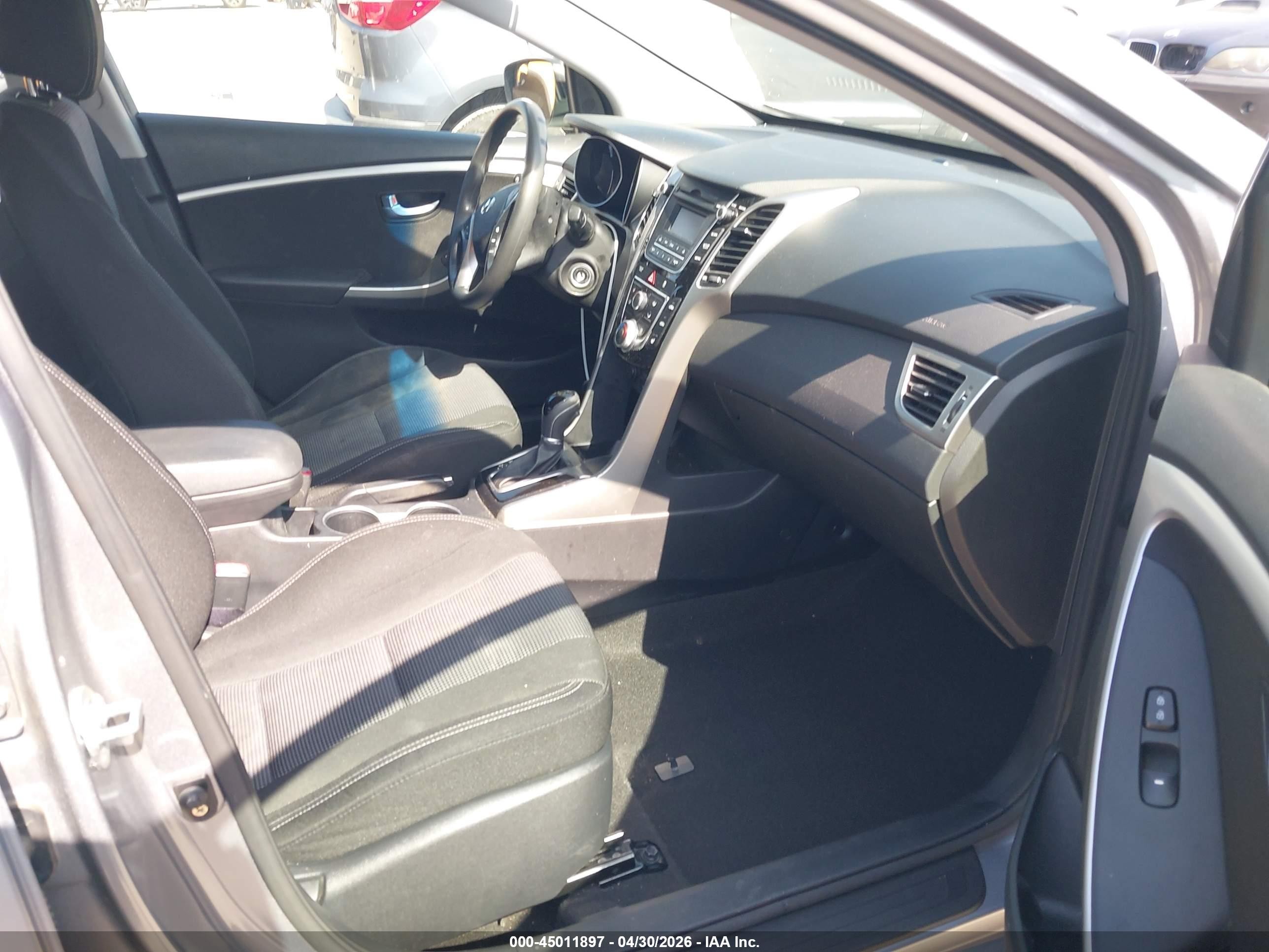 2014 Hyundai Elantra Gt   Серебряный vin: KMHD35LH6EU195332