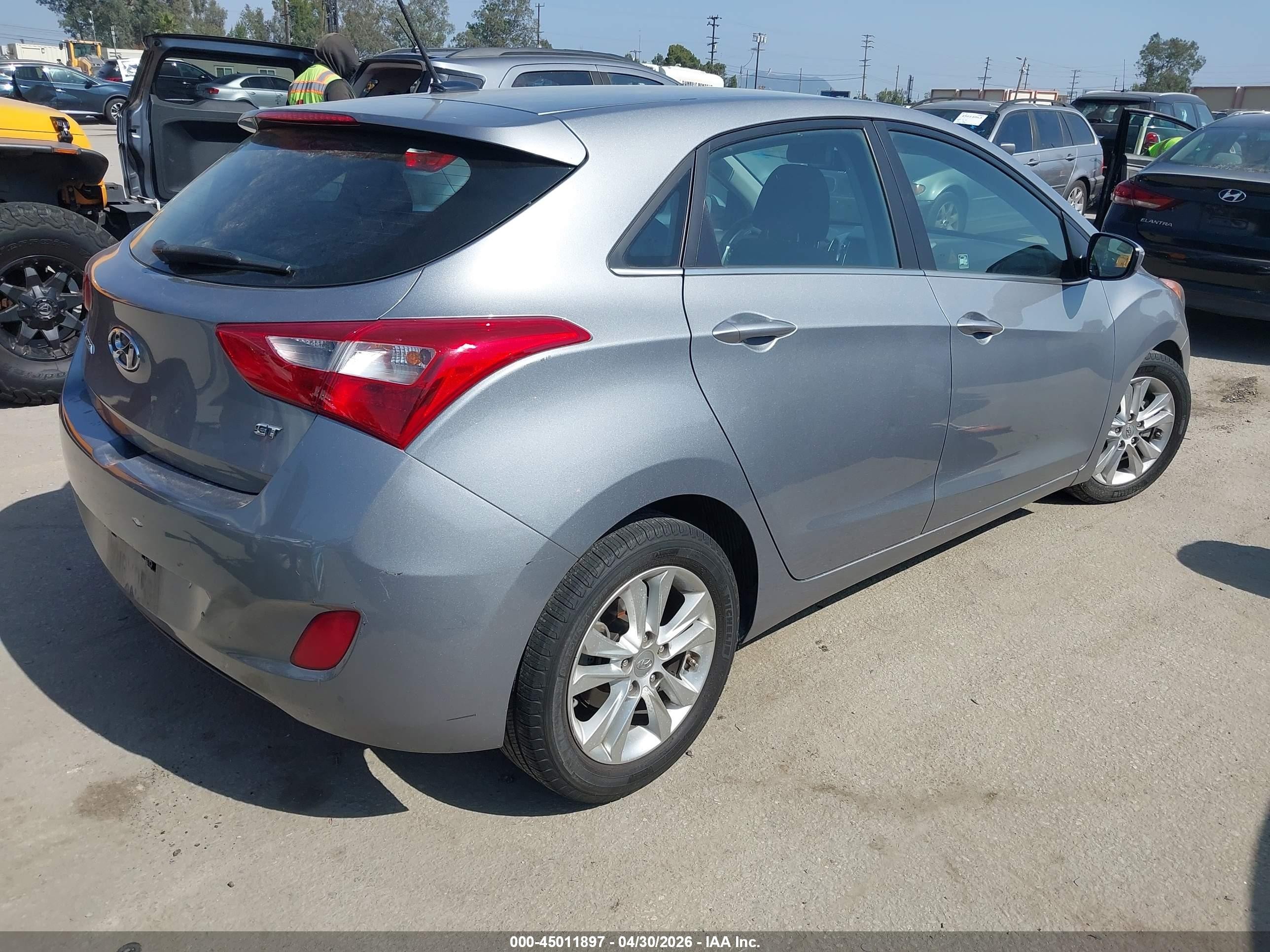 2014 Hyundai Elantra Gt   Серебряный vin: KMHD35LH6EU195332