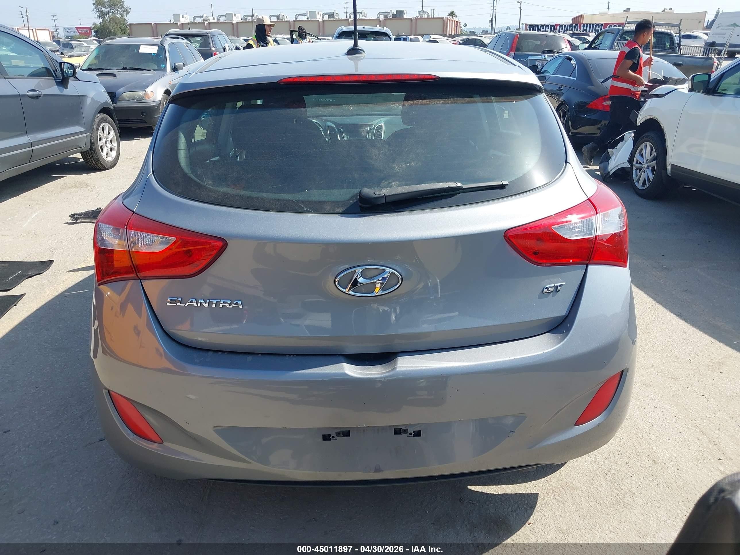 2014 Hyundai Elantra Gt   Серебряный vin: KMHD35LH6EU195332