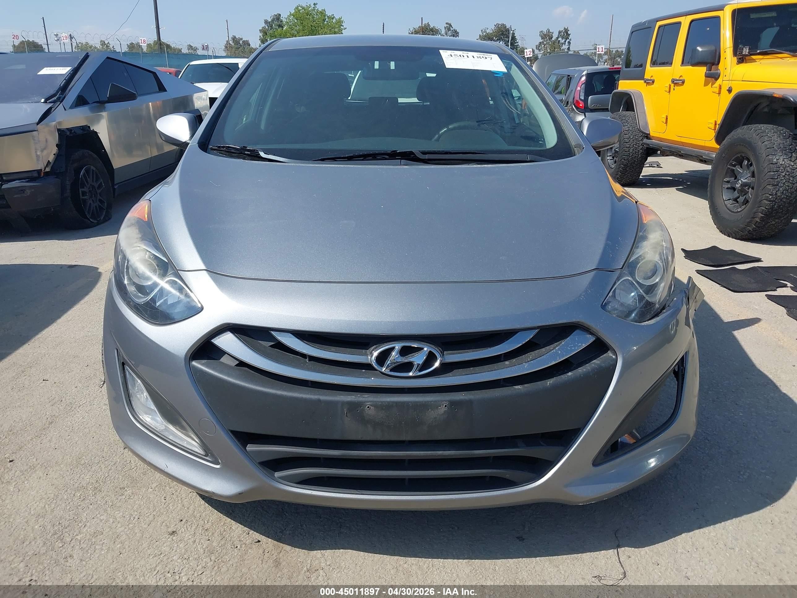 2014 Hyundai Elantra Gt   Серебряный vin: KMHD35LH6EU195332