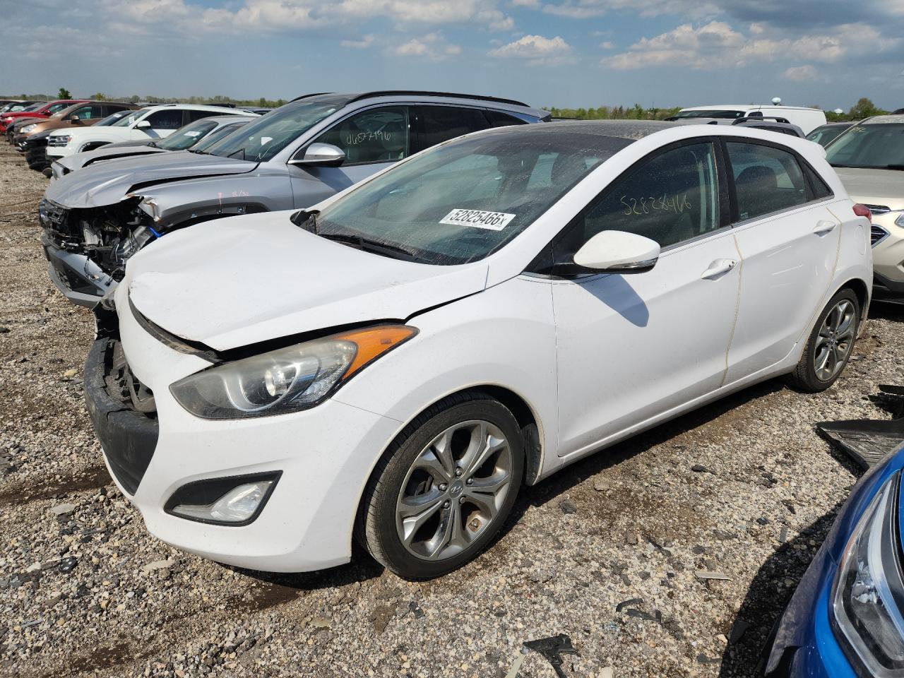 2014 Hyundai Elantra Gt Base White vin: KMHD35LH6EU219810 Damage: Left Head Lamp, Faded, Repair Required