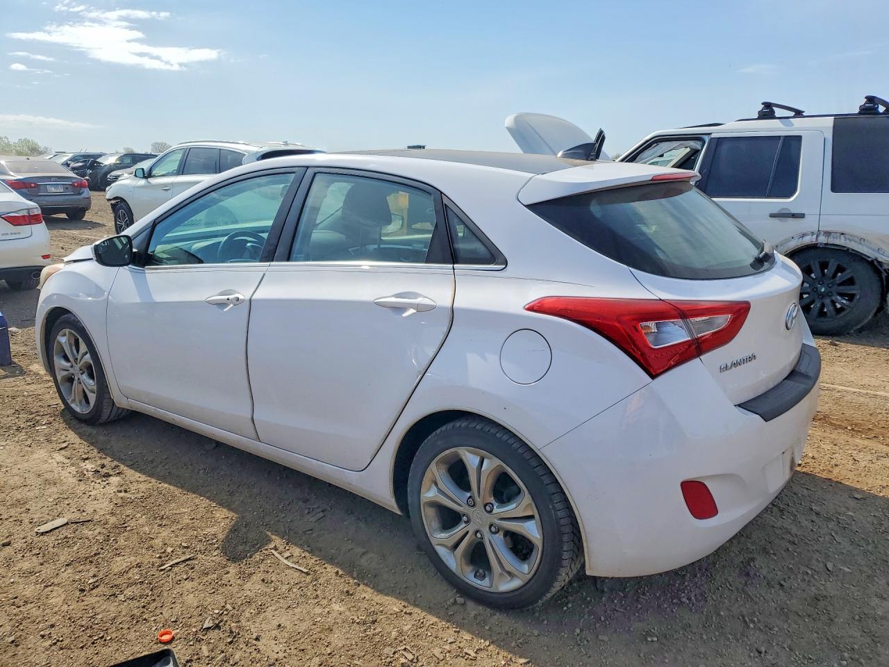 2014 Hyundai Elantra Gt Base White vin: KMHD35LH6EU219810