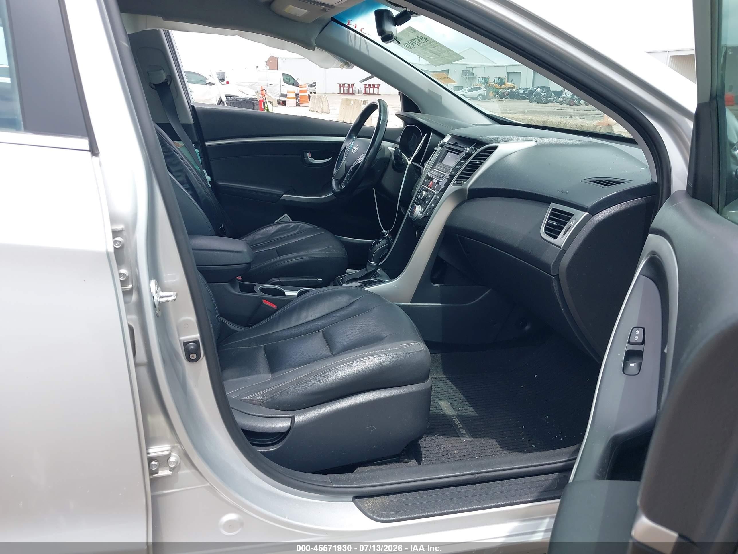 2014 Hyundai Elantra Gt   Silver vin: KMHD35LH6EU220214
