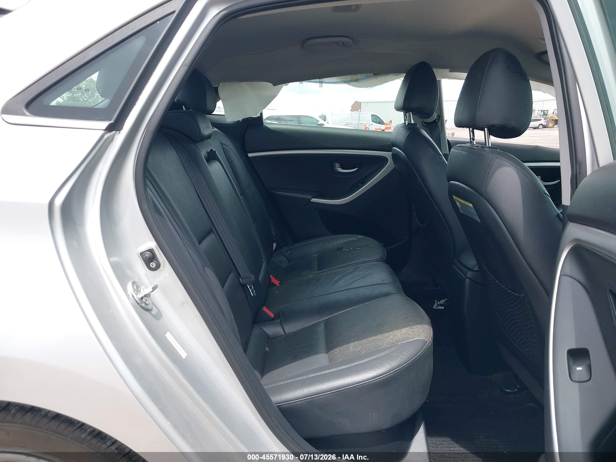 2014 Hyundai Elantra Gt   Silver vin: KMHD35LH6EU220214