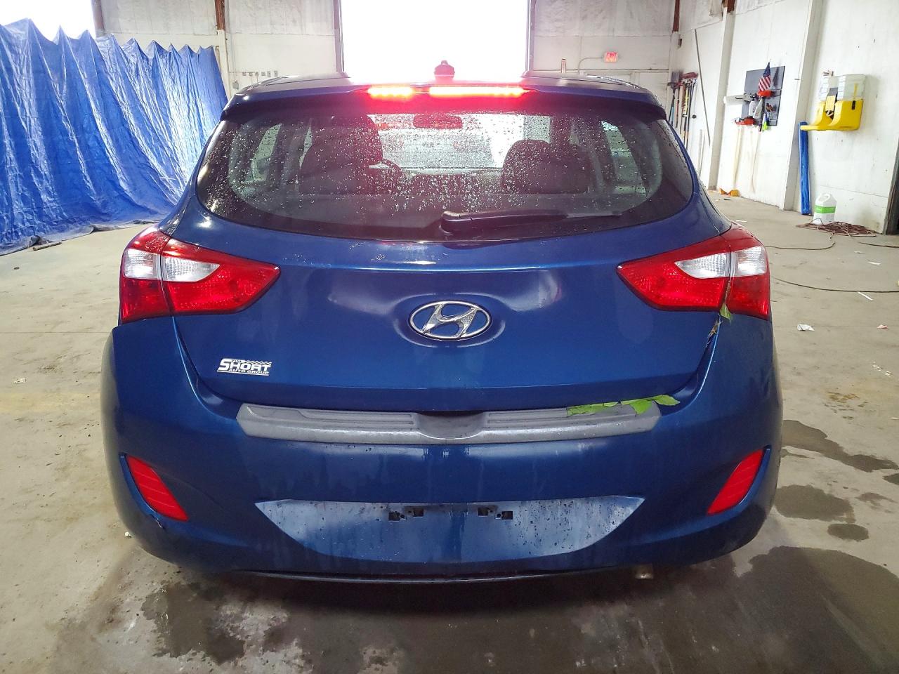 2014 Hyundai Elantra Gt Base Blue vin: KMHD35LH6EU233352