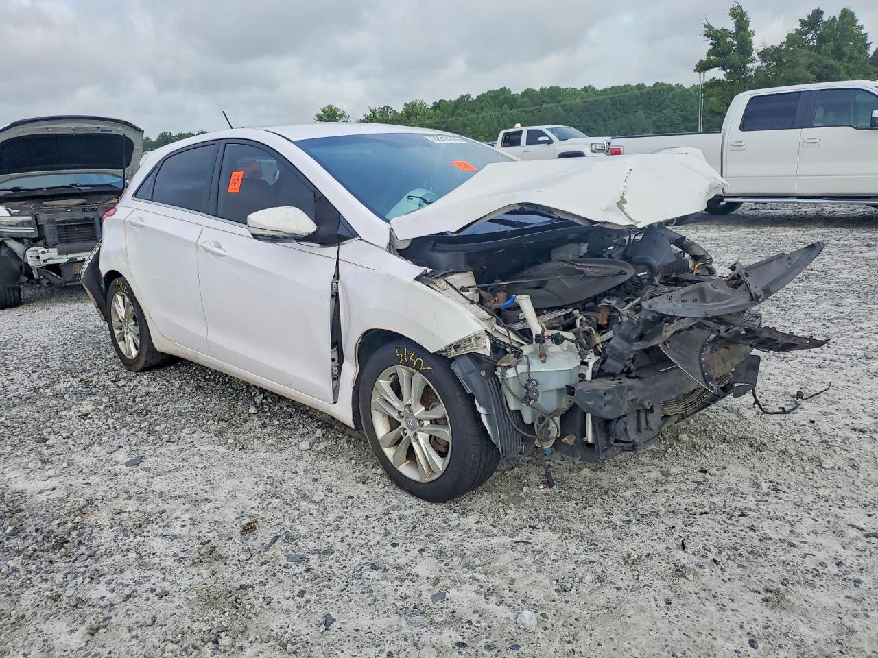 2015 Hyundai Elantra Gt Base White vin: KMHD35LH6FU247429