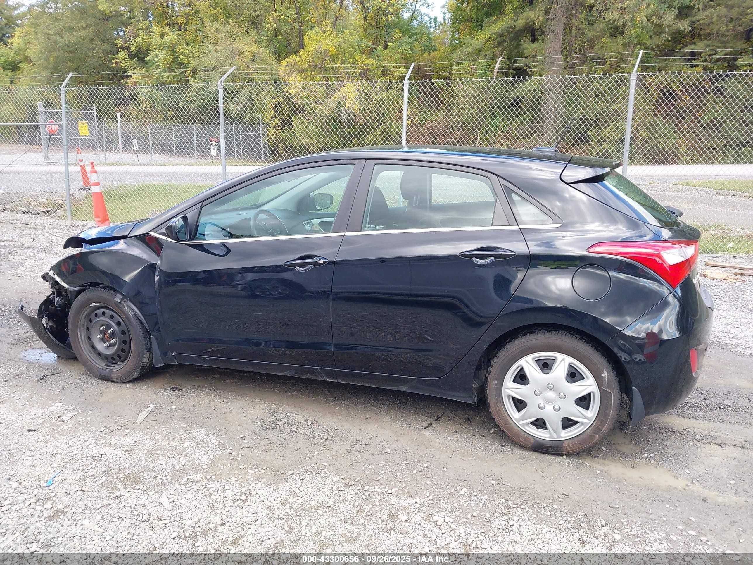 2017 Hyundai Elantra Gt   Черный vin: KMHD35LH6HU359019