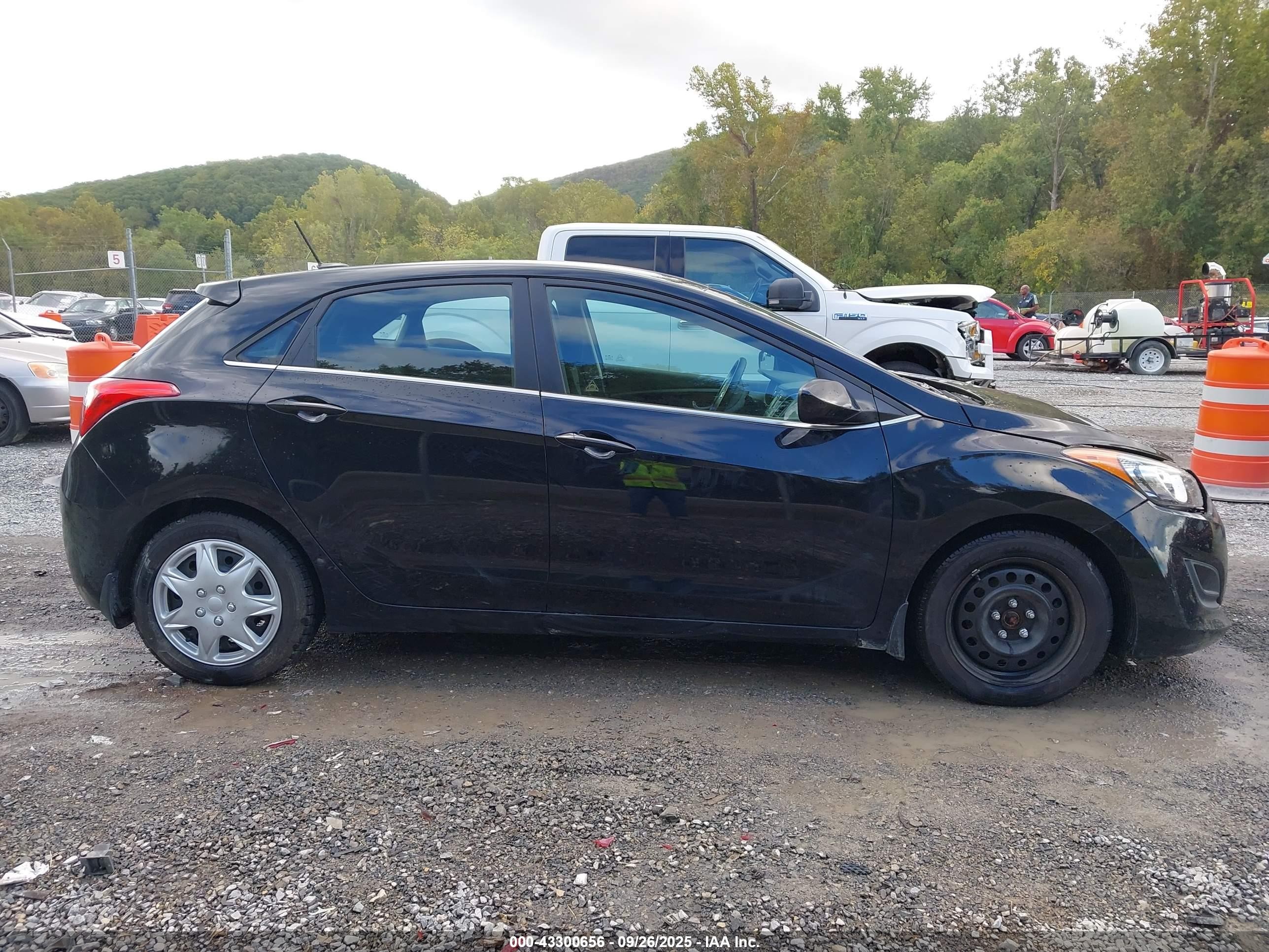 2017 Hyundai Elantra Gt   Черный vin: KMHD35LH6HU359019