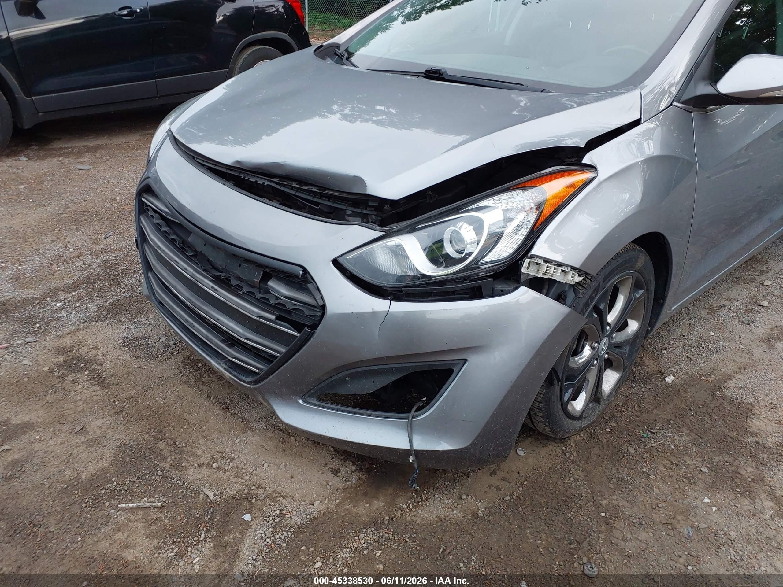 2014 Hyundai Elantra Gt Silver vin: KMHD35LH7EU165207