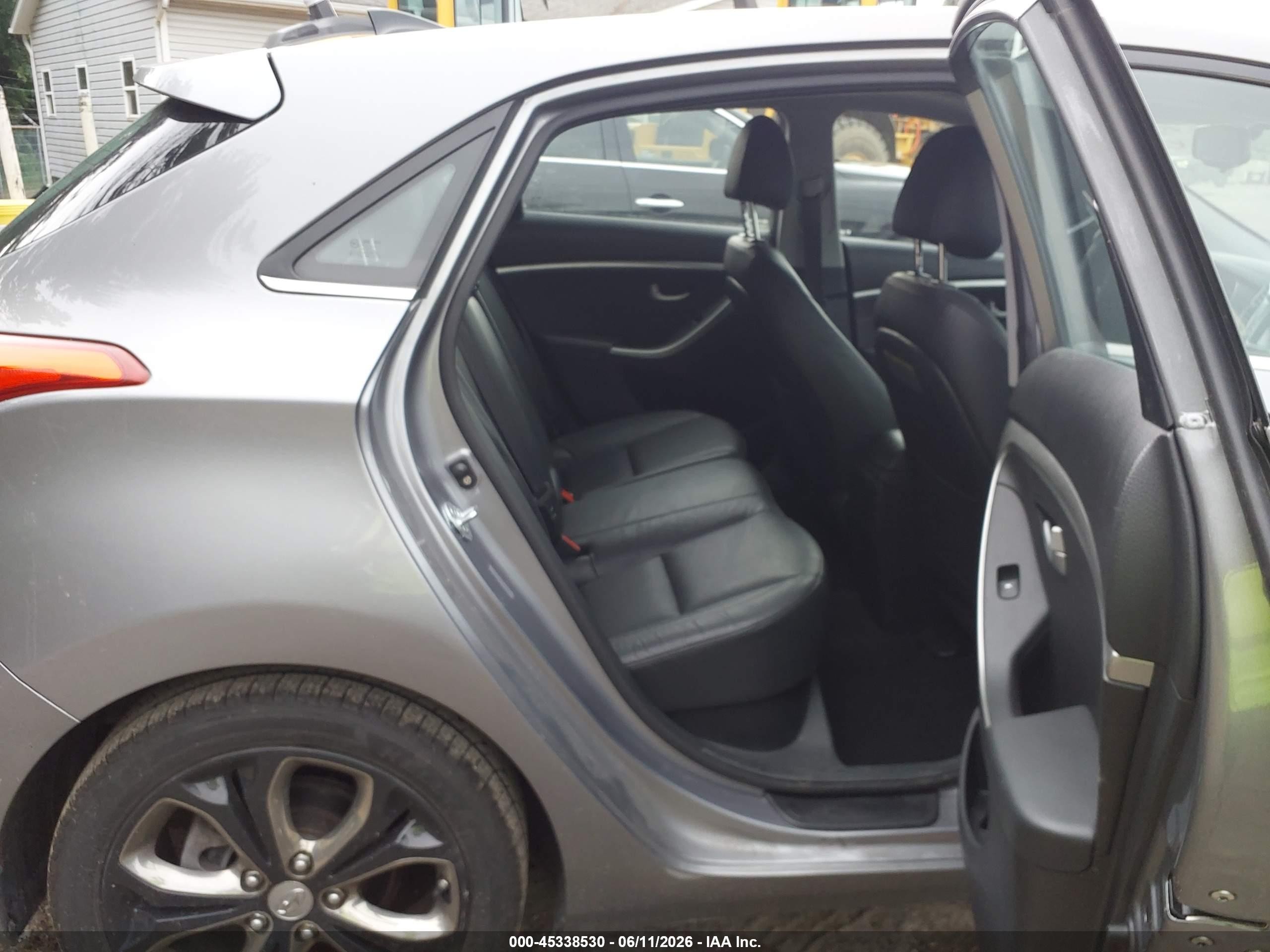 2014 Hyundai Elantra Gt Silver vin: KMHD35LH7EU165207