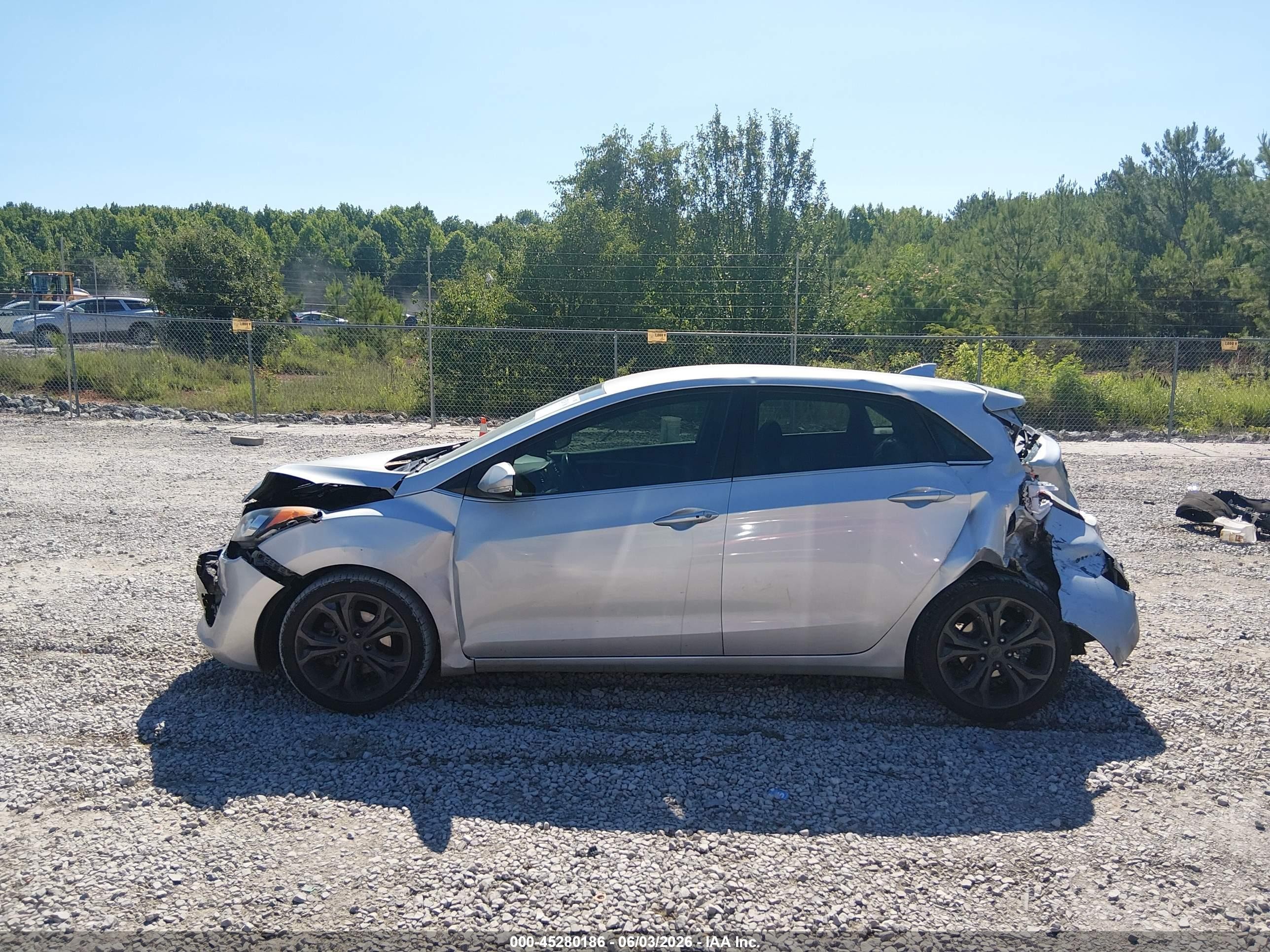 2014 Hyundai Elantra Gt   Silver vin: KMHD35LH7EU170892