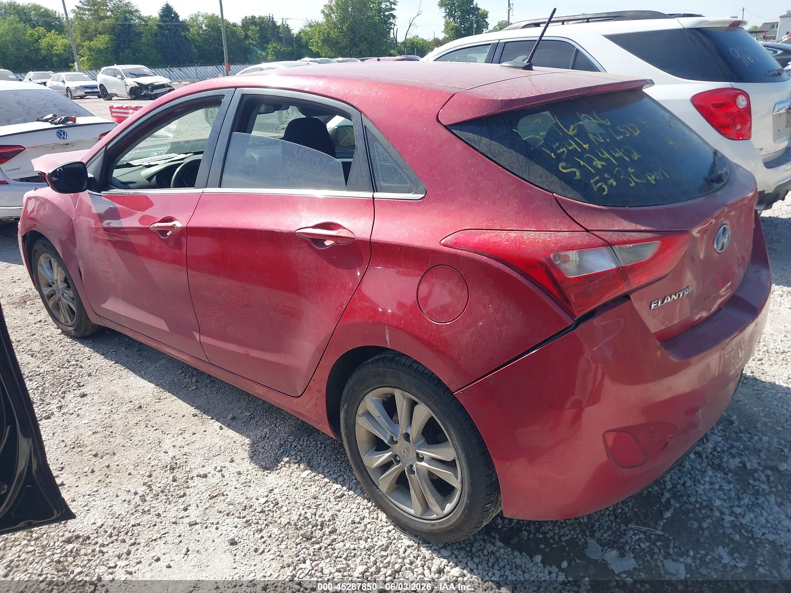 2014 Hyundai Elantra Gt   Red vin: KMHD35LH7EU170973