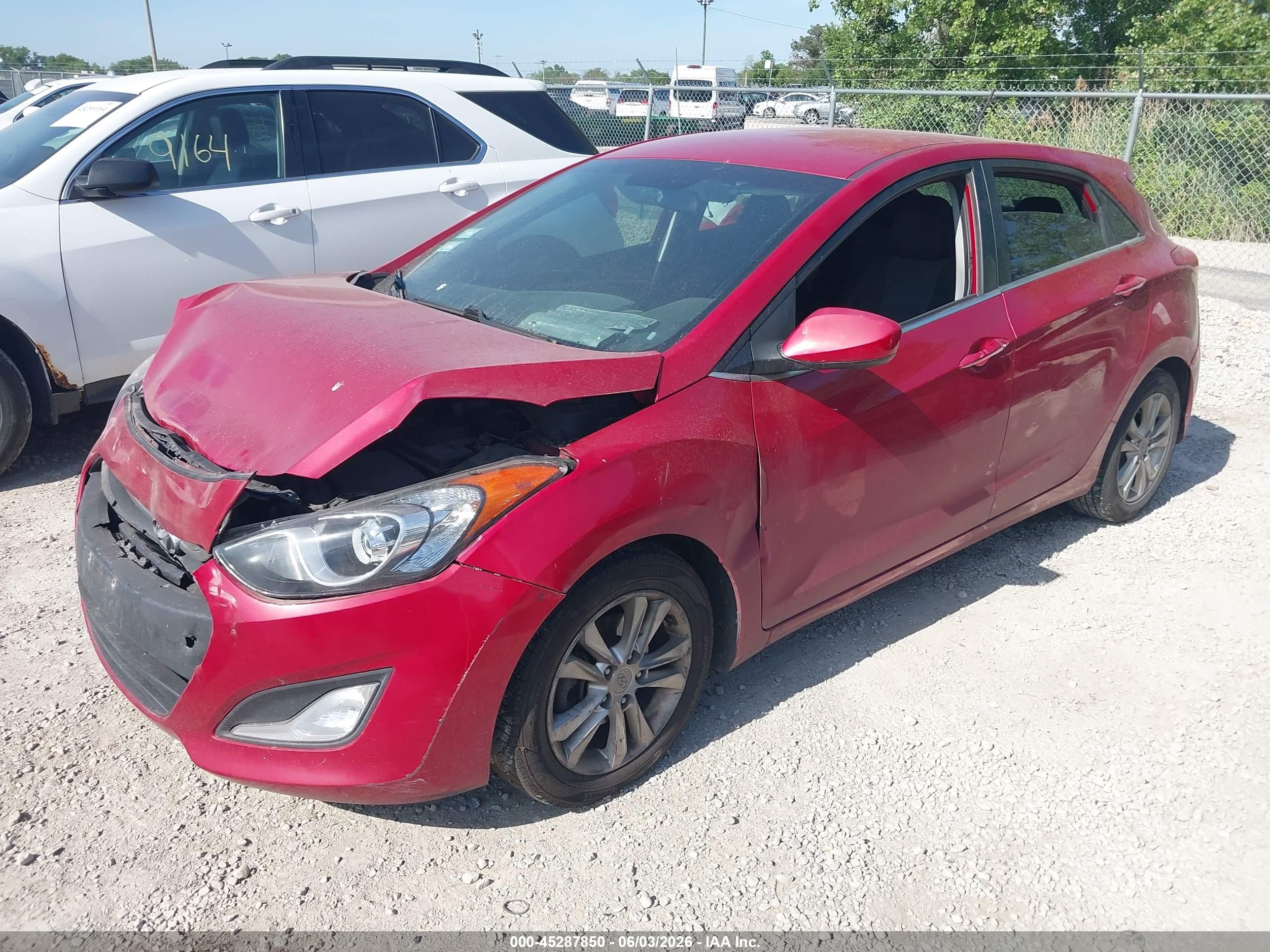 2014 Hyundai Elantra Gt   Red vin: KMHD35LH7EU170973