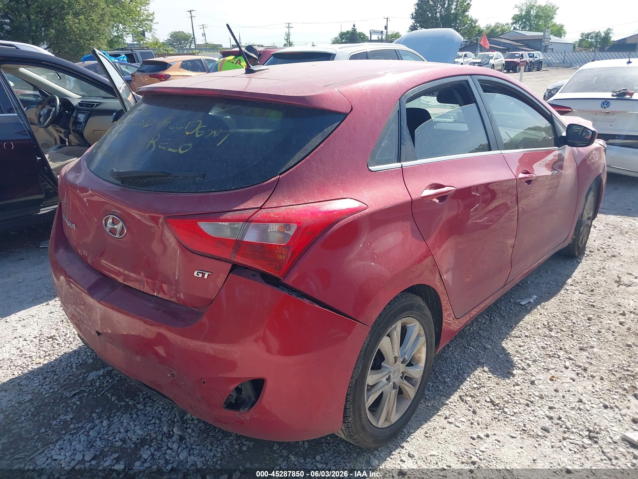 2014 Hyundai Elantra Gt   Red vin: KMHD35LH7EU170973