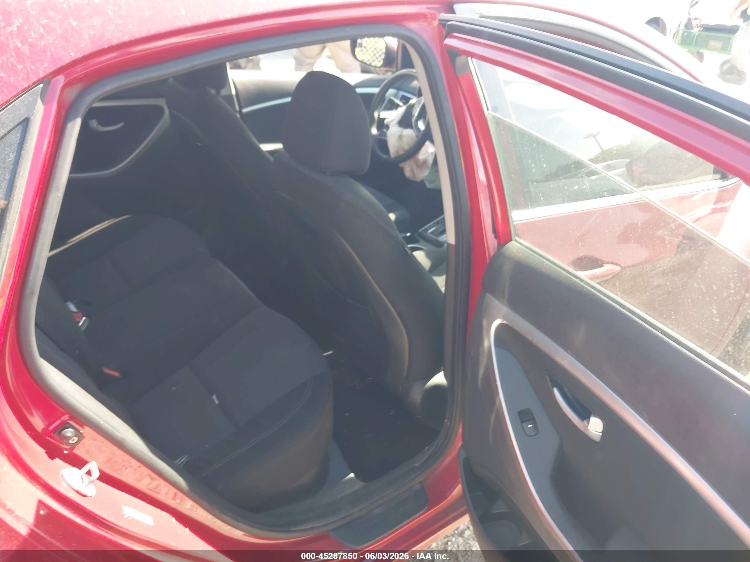 2014 Hyundai Elantra Gt   Red vin: KMHD35LH7EU170973