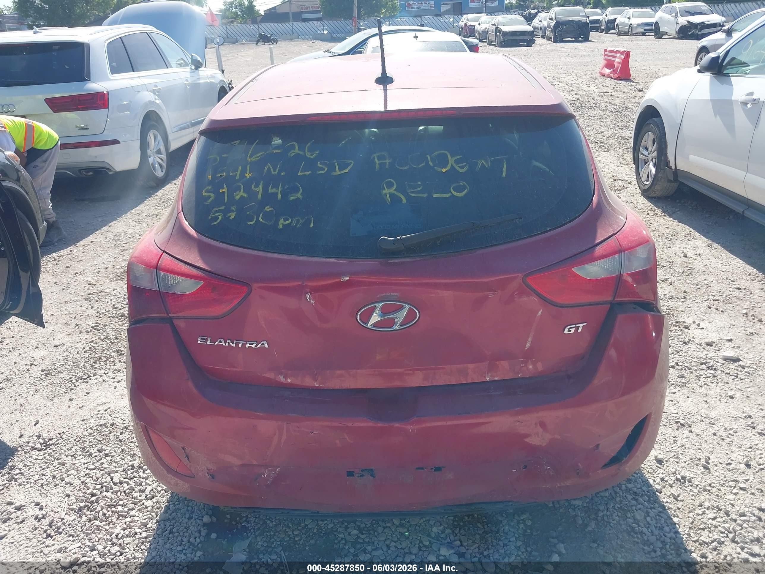 2014 Hyundai Elantra Gt   Red vin: KMHD35LH7EU170973