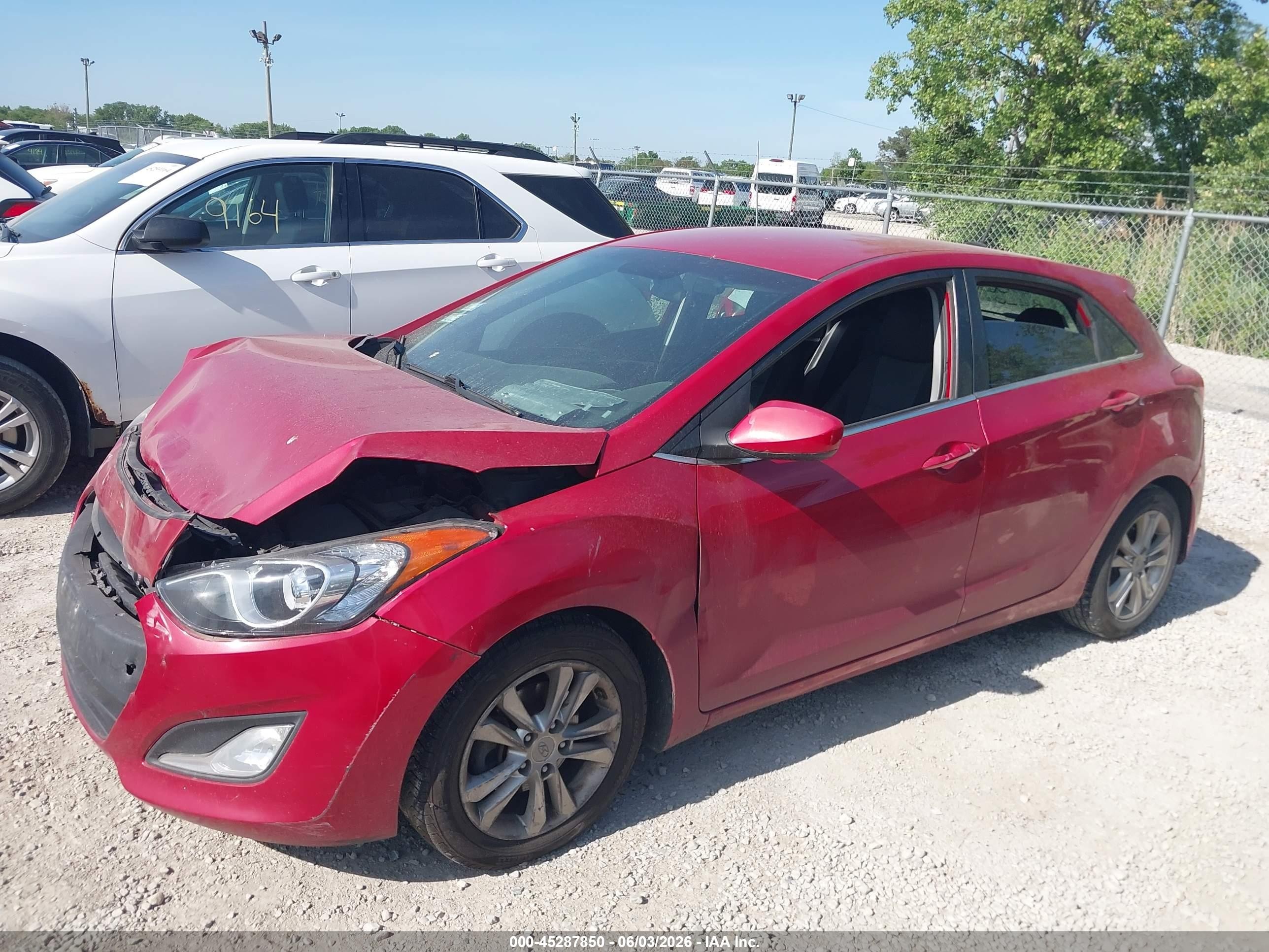 2014 Hyundai Elantra Gt   Red vin: KMHD35LH7EU170973