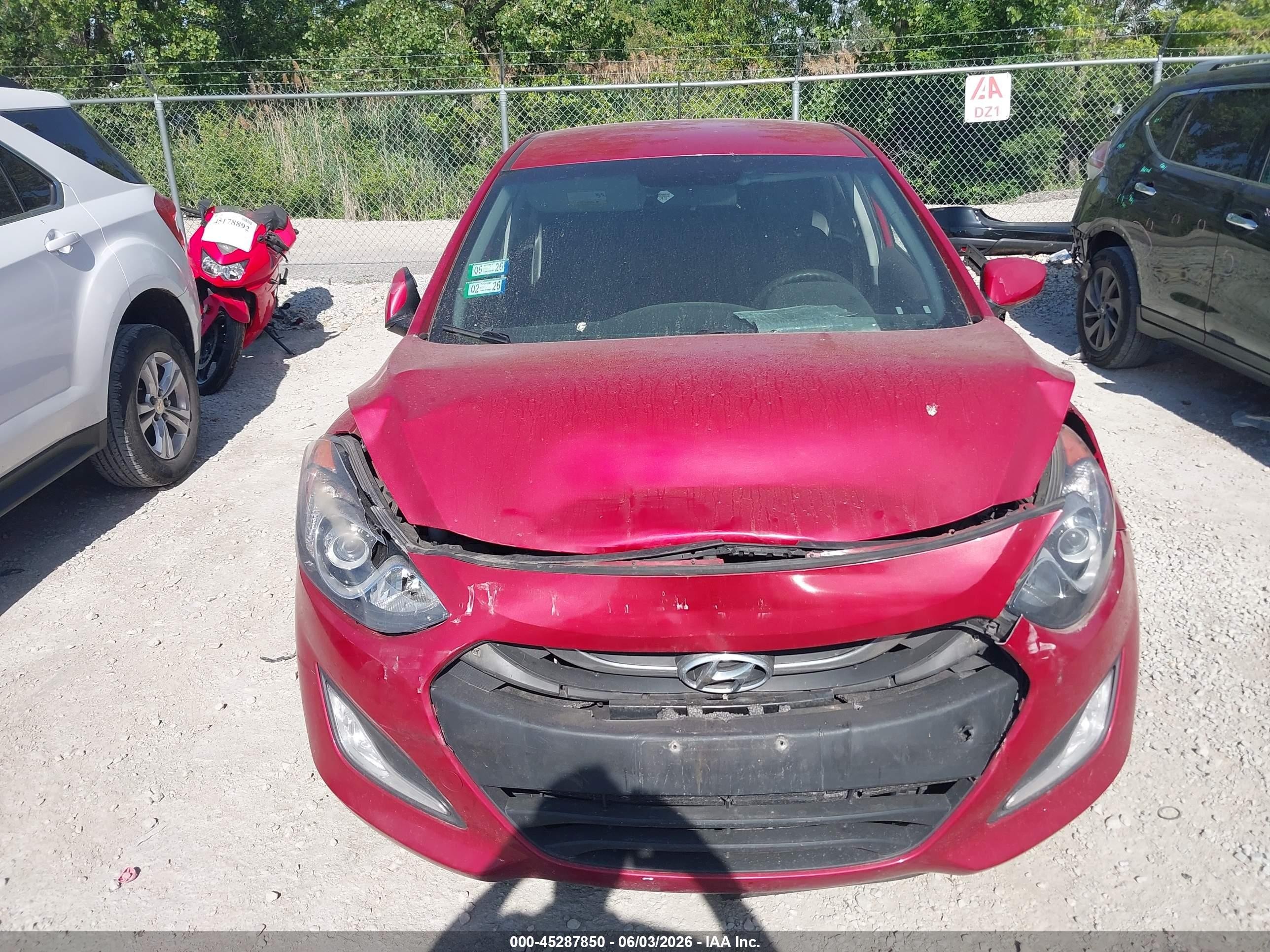 2014 Hyundai Elantra Gt   Red vin: KMHD35LH7EU170973