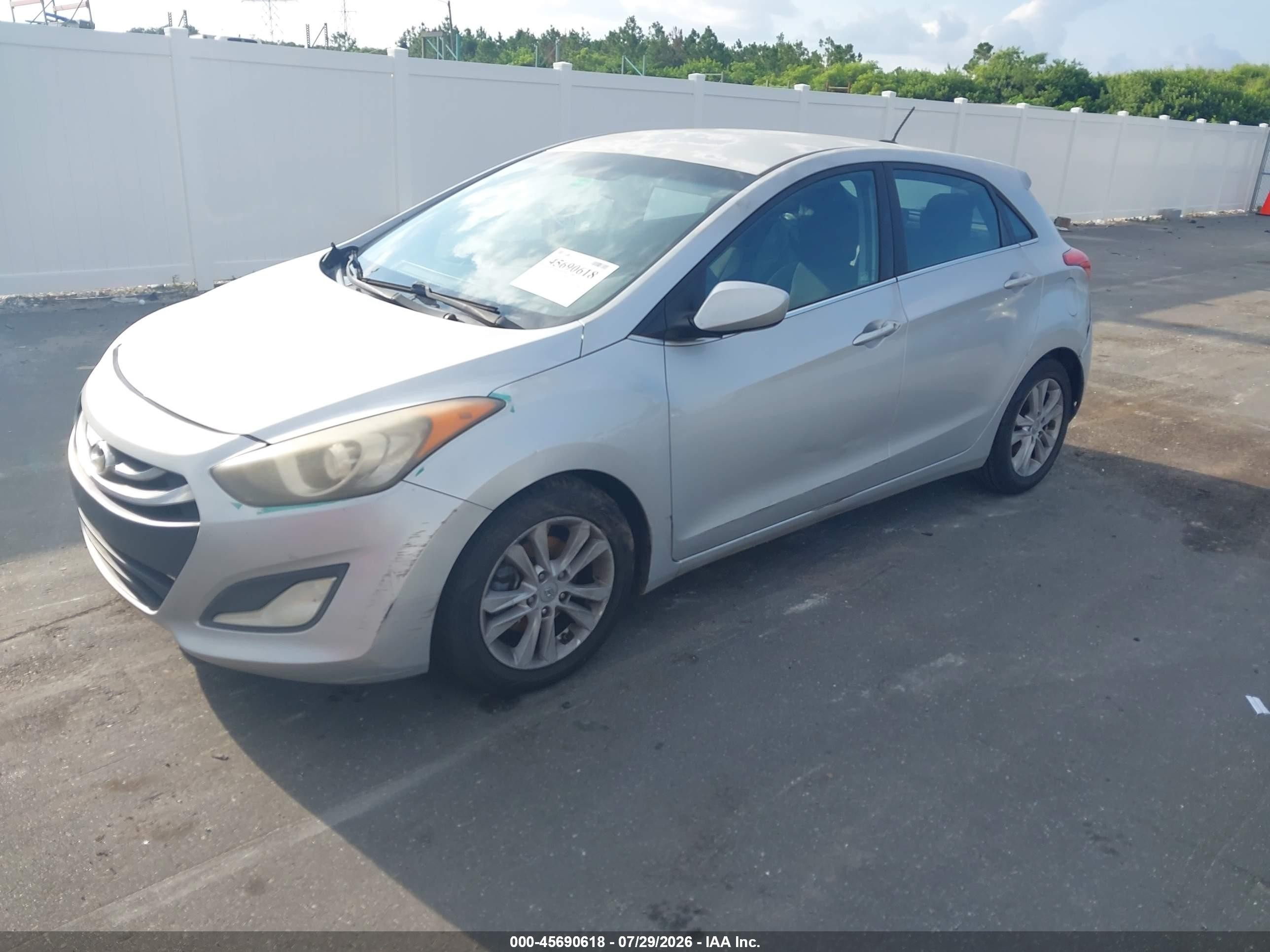 2014 Hyundai Elantra Gt   Silver vin: KMHD35LH7EU172299