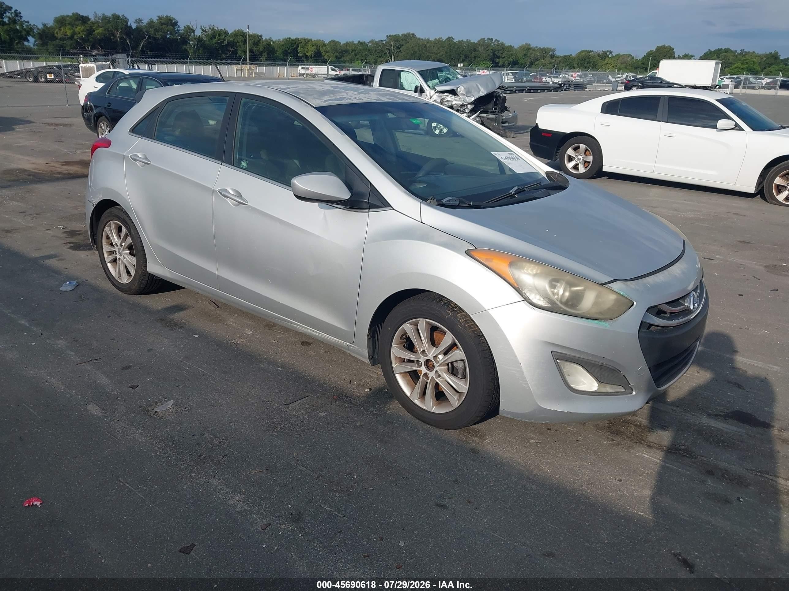 2014 Hyundai Elantra Gt   Silver vin: KMHD35LH7EU172299