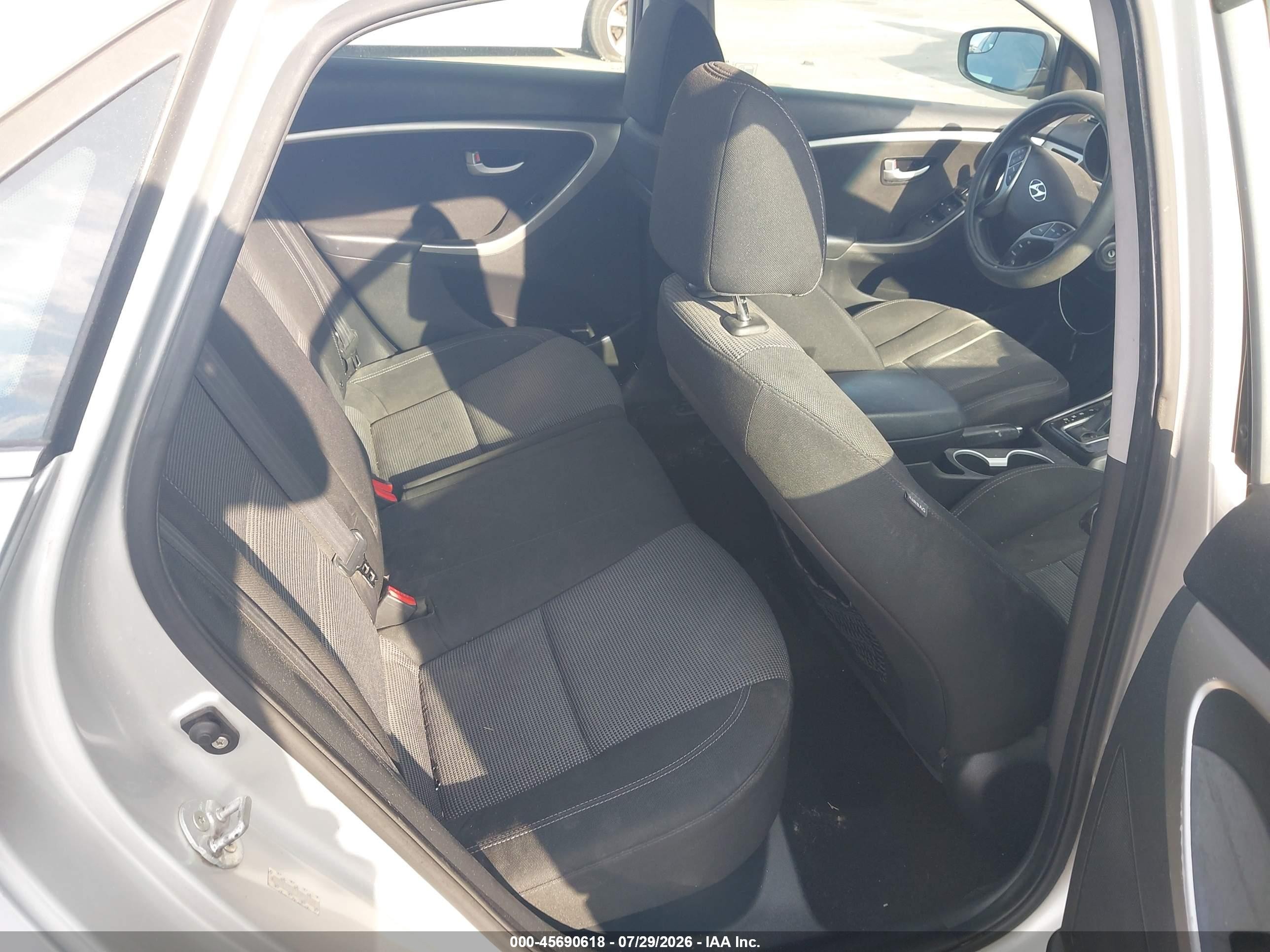 2014 Hyundai Elantra Gt   Silver vin: KMHD35LH7EU172299