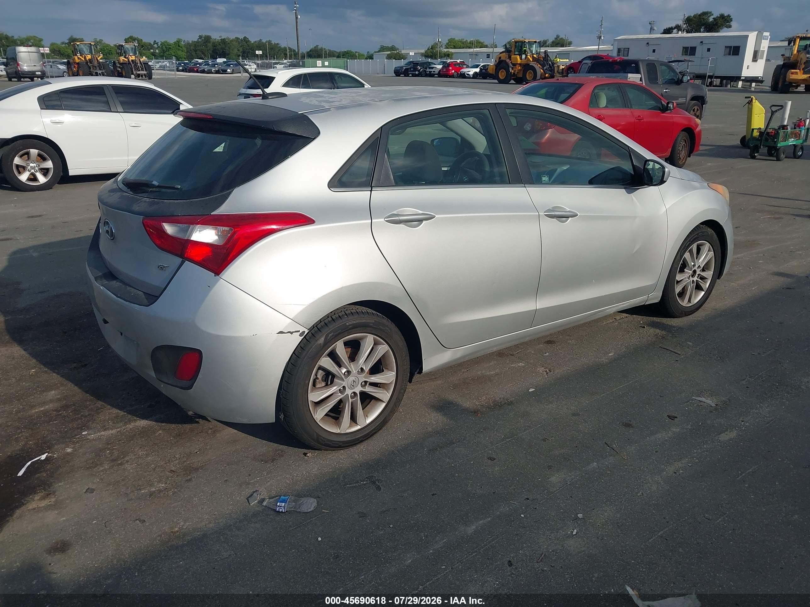 2014 Hyundai Elantra Gt   Silver vin: KMHD35LH7EU172299