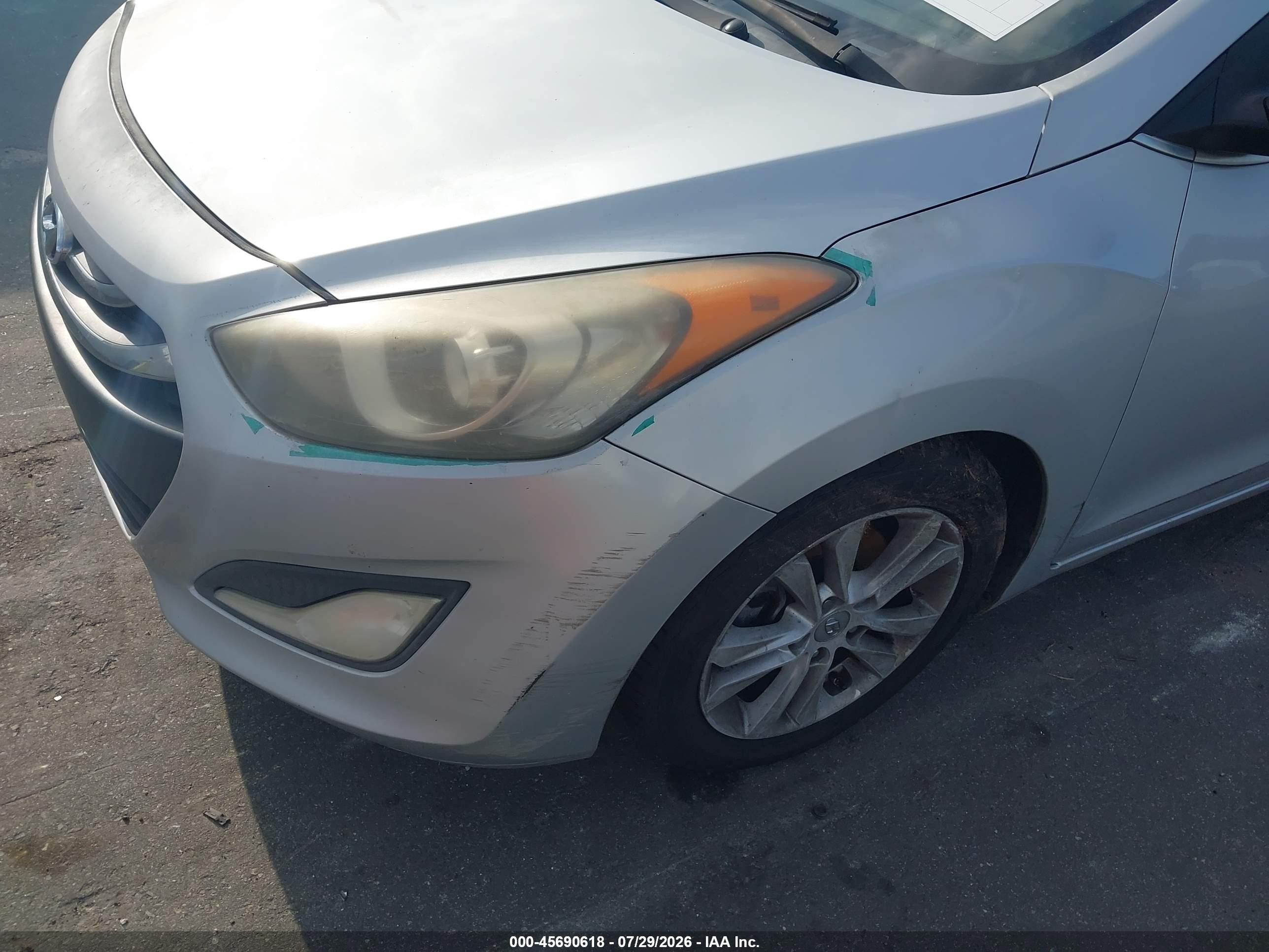 2014 Hyundai Elantra Gt   Silver vin: KMHD35LH7EU172299