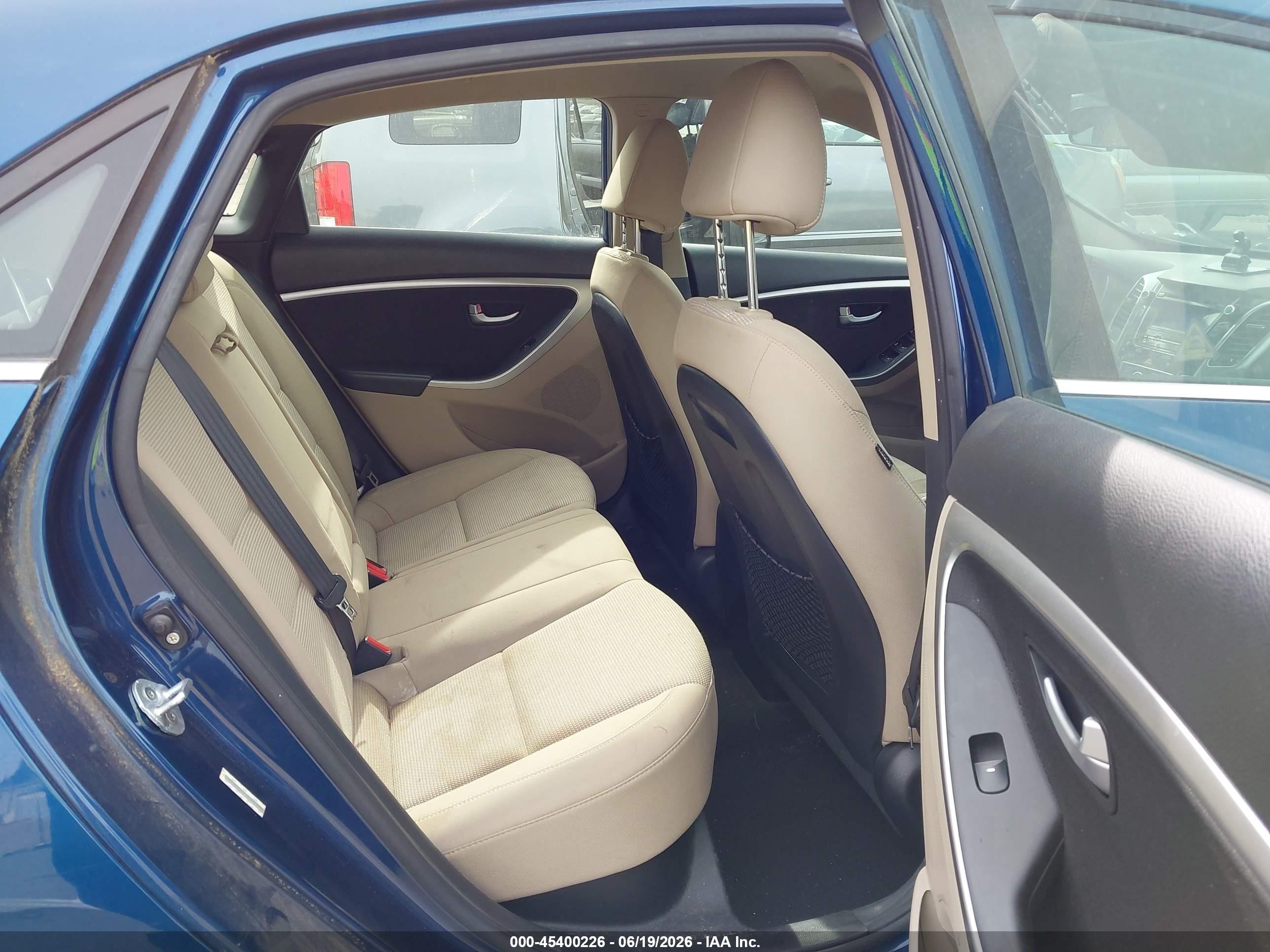 2014 Hyundai Elantra Gt   Blue vin: KMHD35LH7EU201302