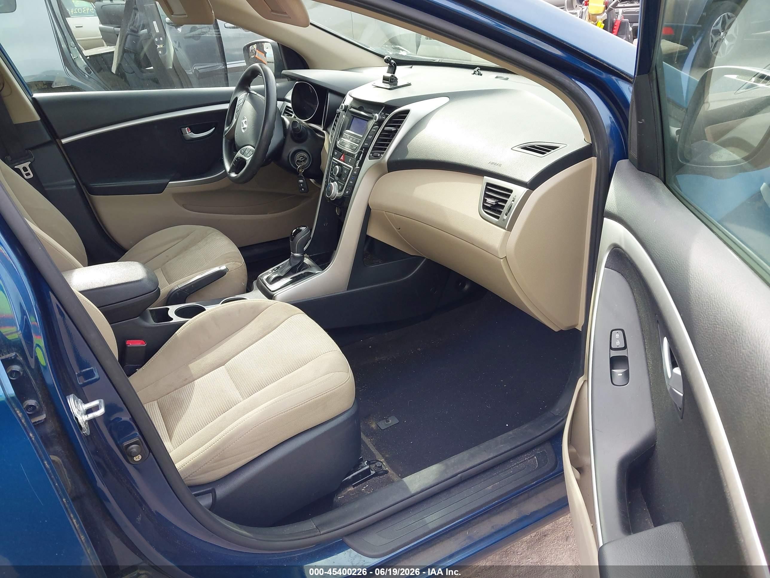2014 Hyundai Elantra Gt   Blue vin: KMHD35LH7EU201302