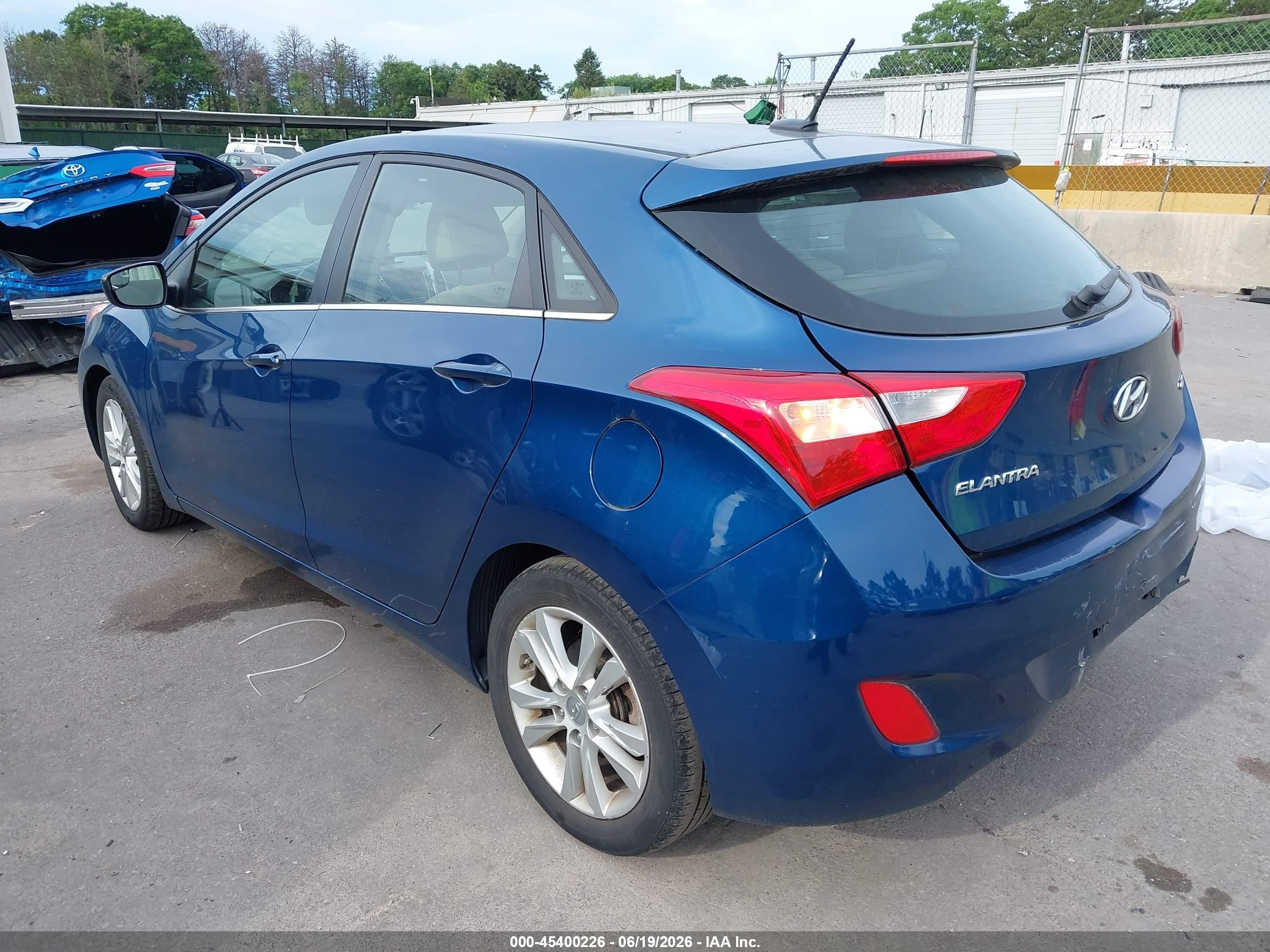 2014 Hyundai Elantra Gt   Blue vin: KMHD35LH7EU201302