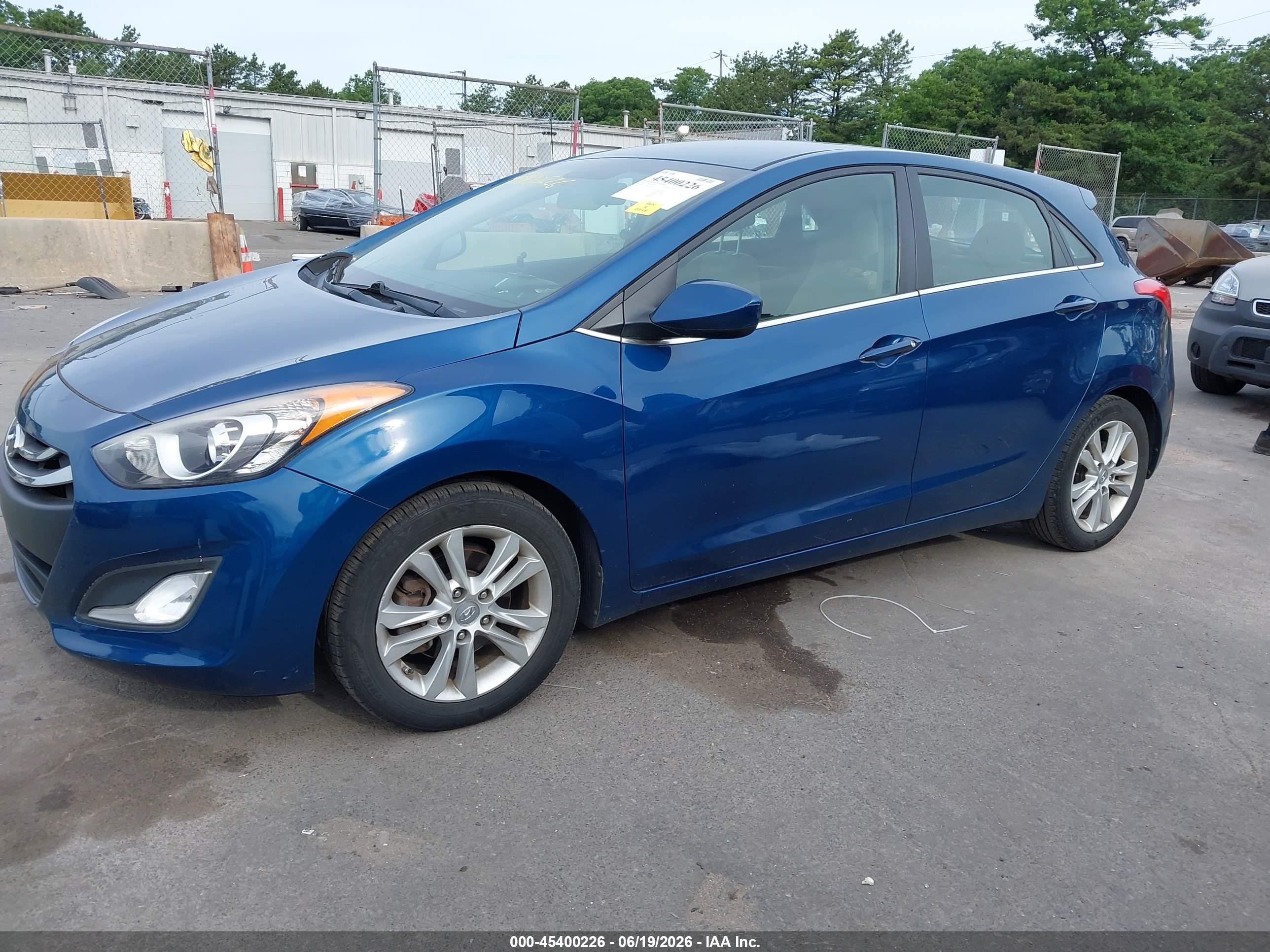 2014 Hyundai Elantra Gt   Blue vin: KMHD35LH7EU201302