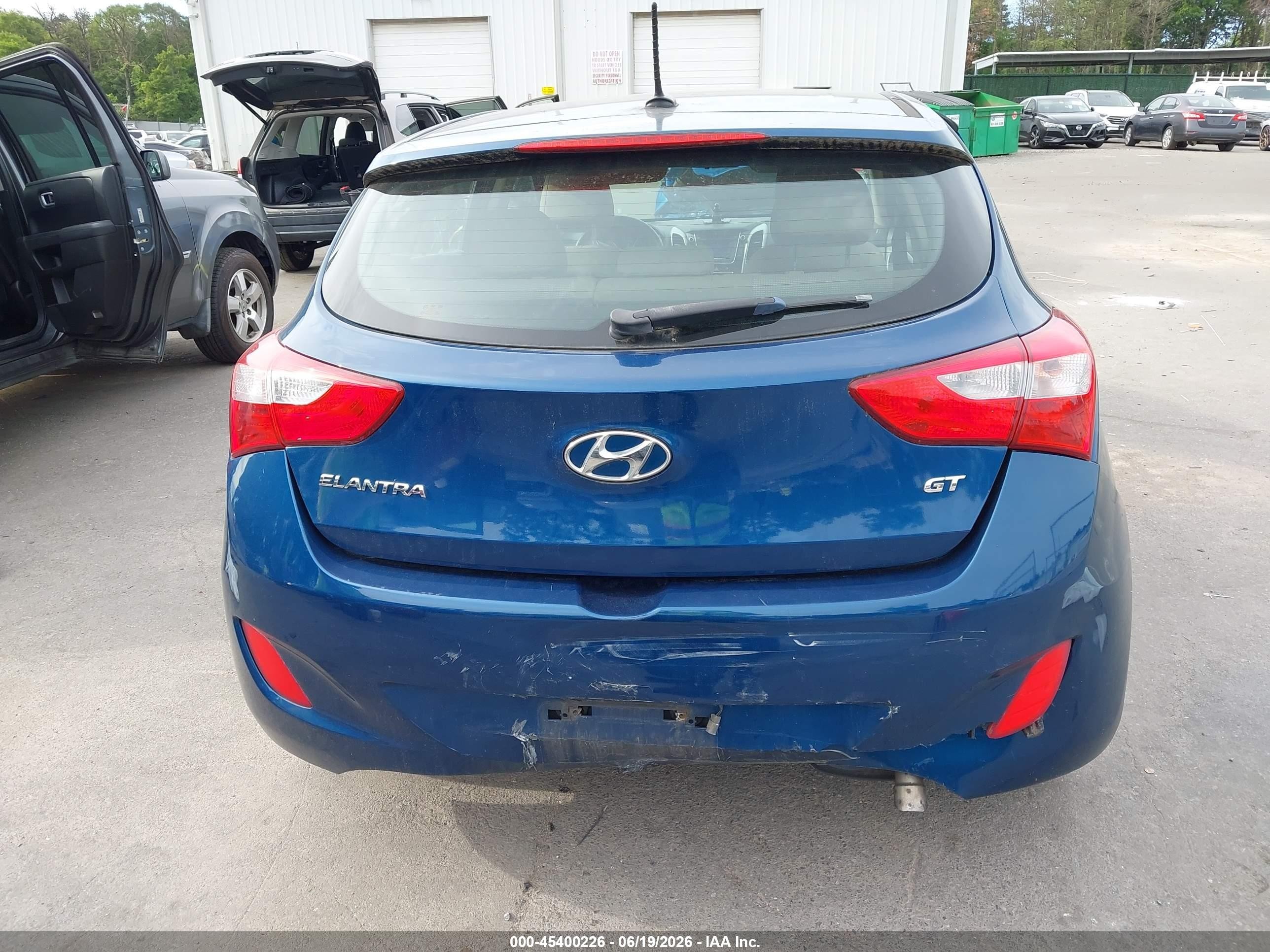 2014 Hyundai Elantra Gt   Blue vin: KMHD35LH7EU201302