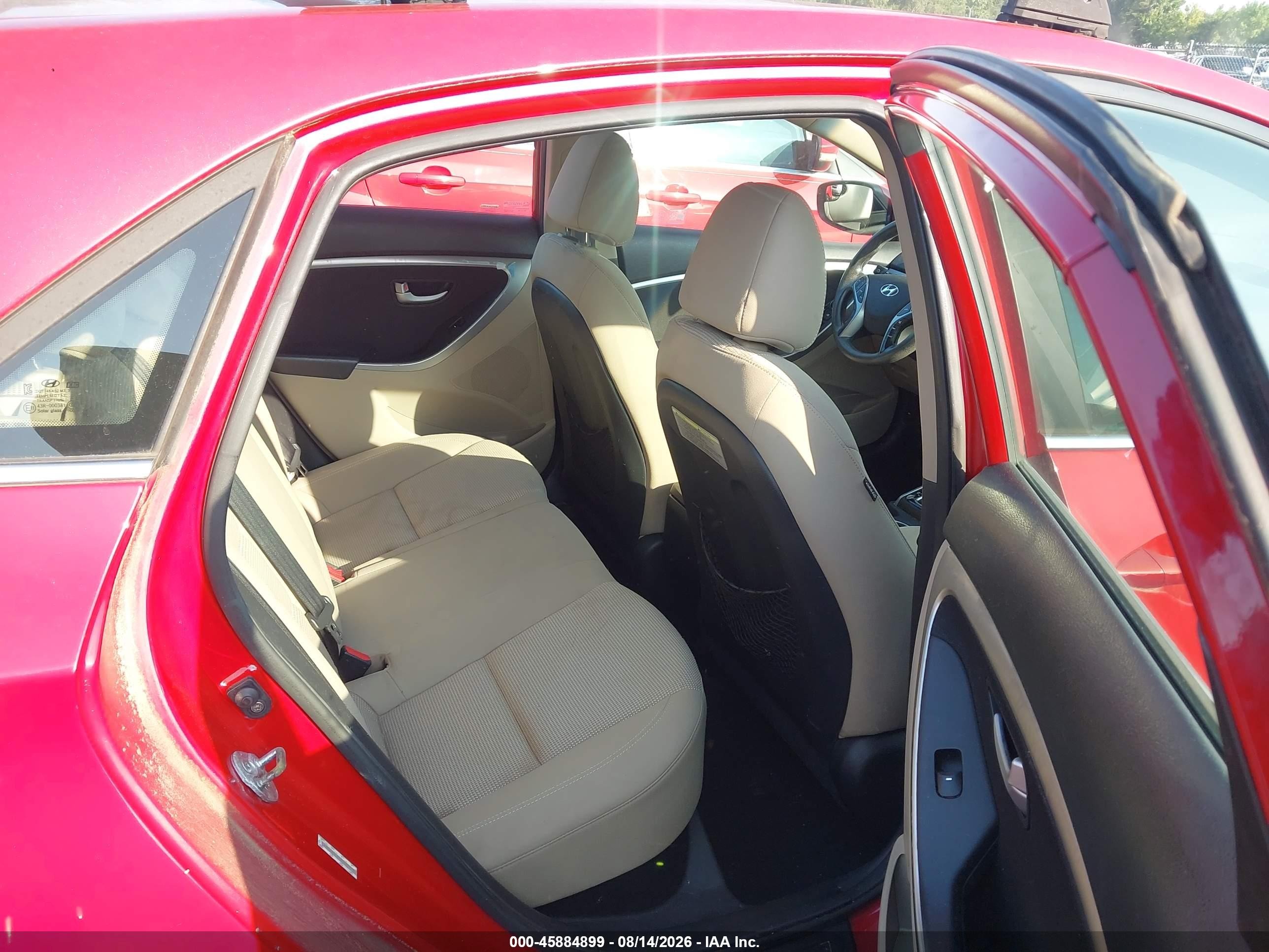 2014 Hyundai Elantra Gt   Red vin: KMHD35LH7EU203910
