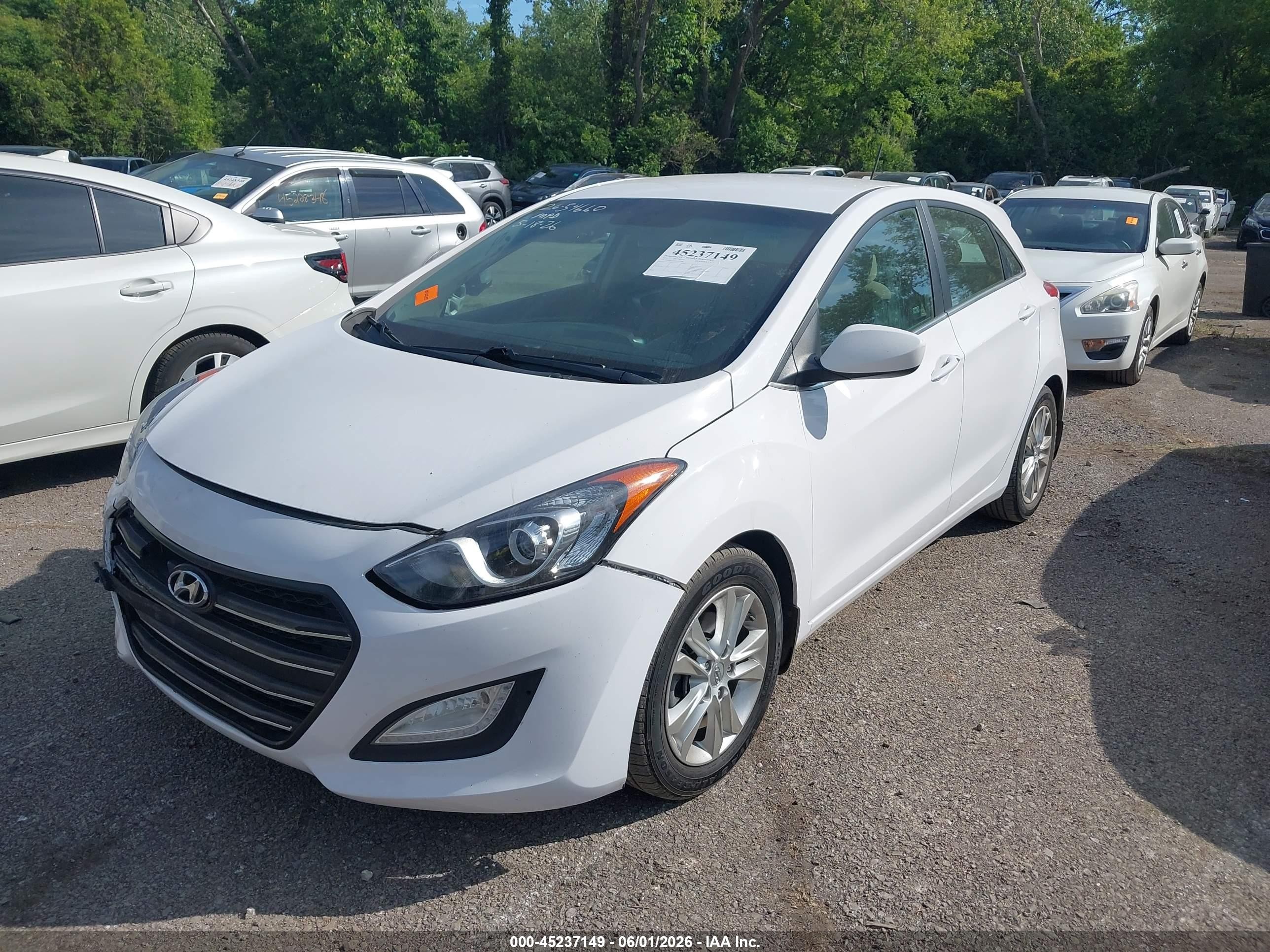 2014 Hyundai Elantra Gt   White vin: KMHD35LH7EU217984