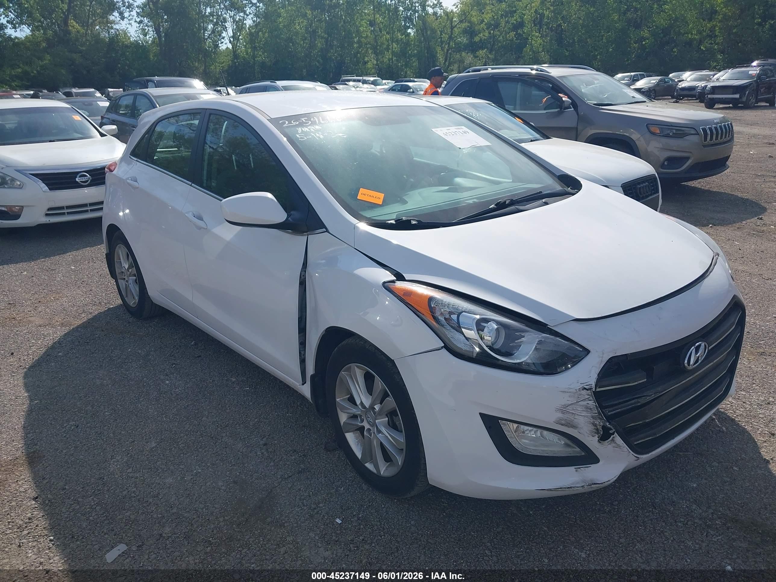 2014 Hyundai Elantra Gt White vin: KMHD35LH7EU217984