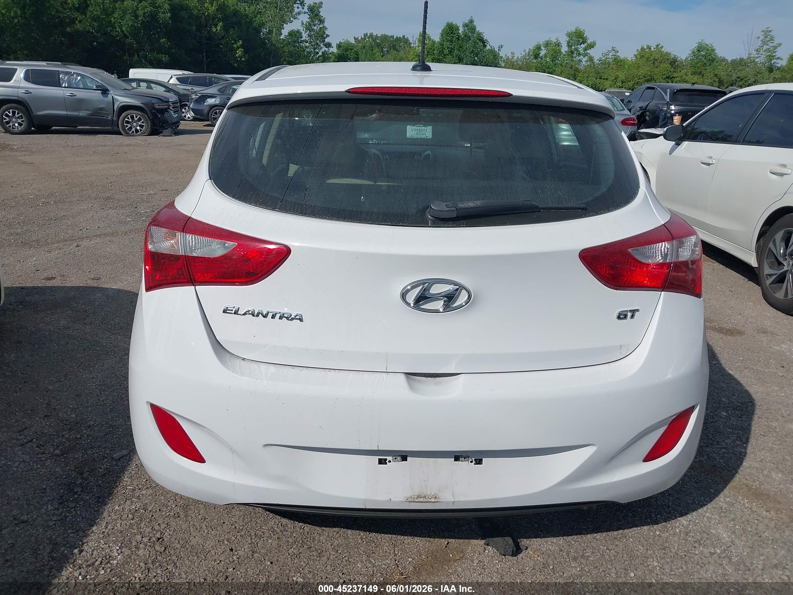 2014 Hyundai Elantra Gt   White vin: KMHD35LH7EU217984