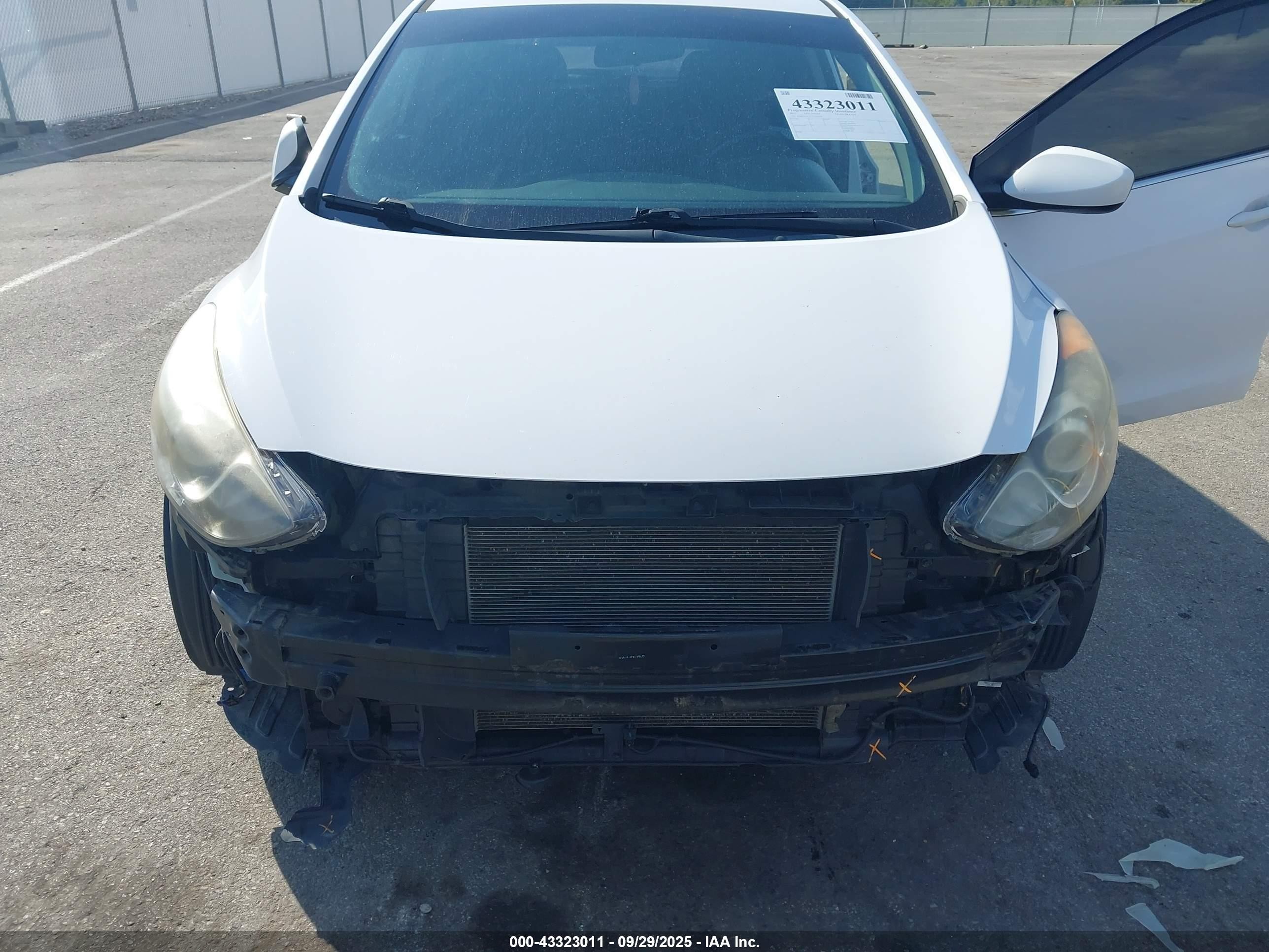 2015 Hyundai Elantra Gt   Белый vin: KMHD35LH7FU237556