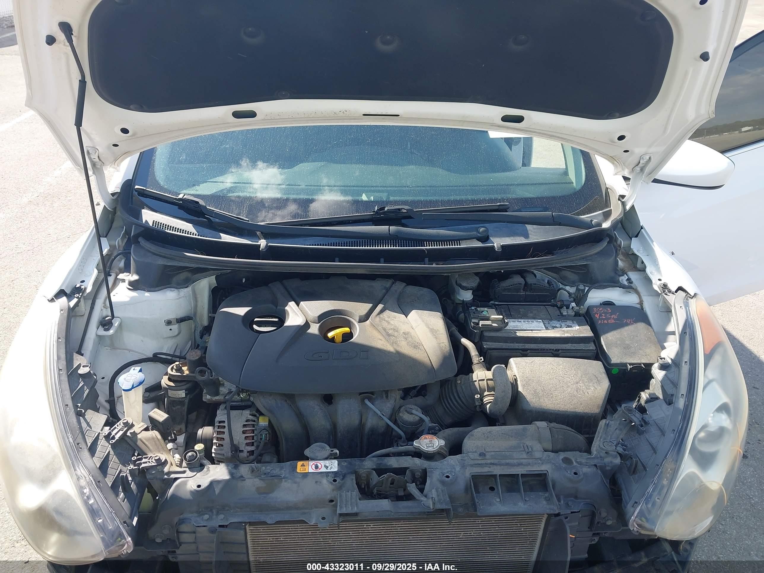 2015 Hyundai Elantra Gt   Белый vin: KMHD35LH7FU237556