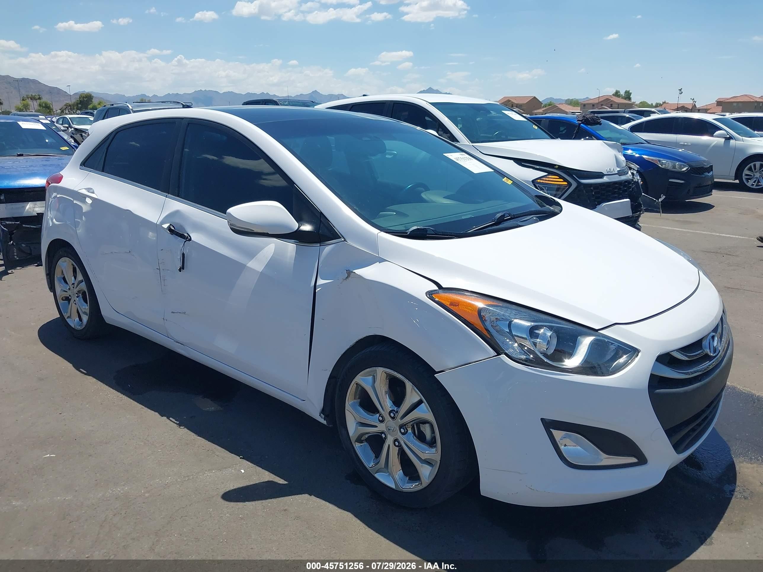 2015 Hyundai Elantra Gt   White vin: KMHD35LH7FU242045