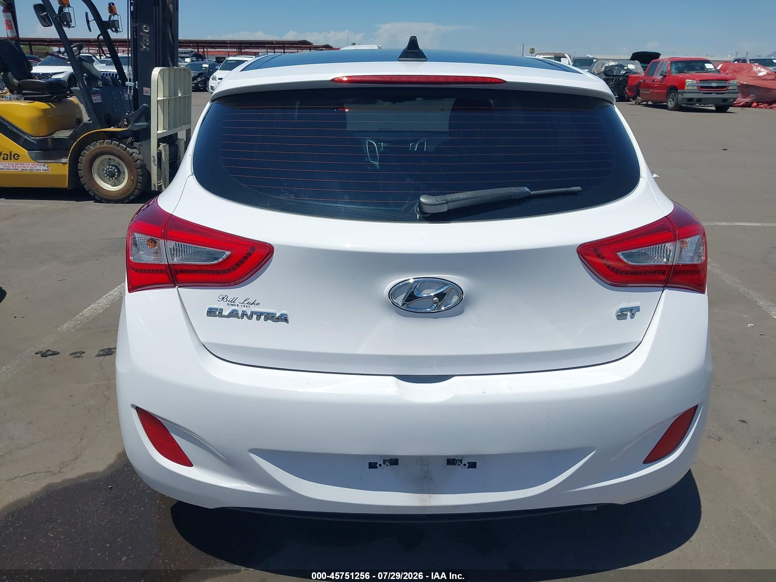 2015 Hyundai Elantra Gt   White vin: KMHD35LH7FU242045