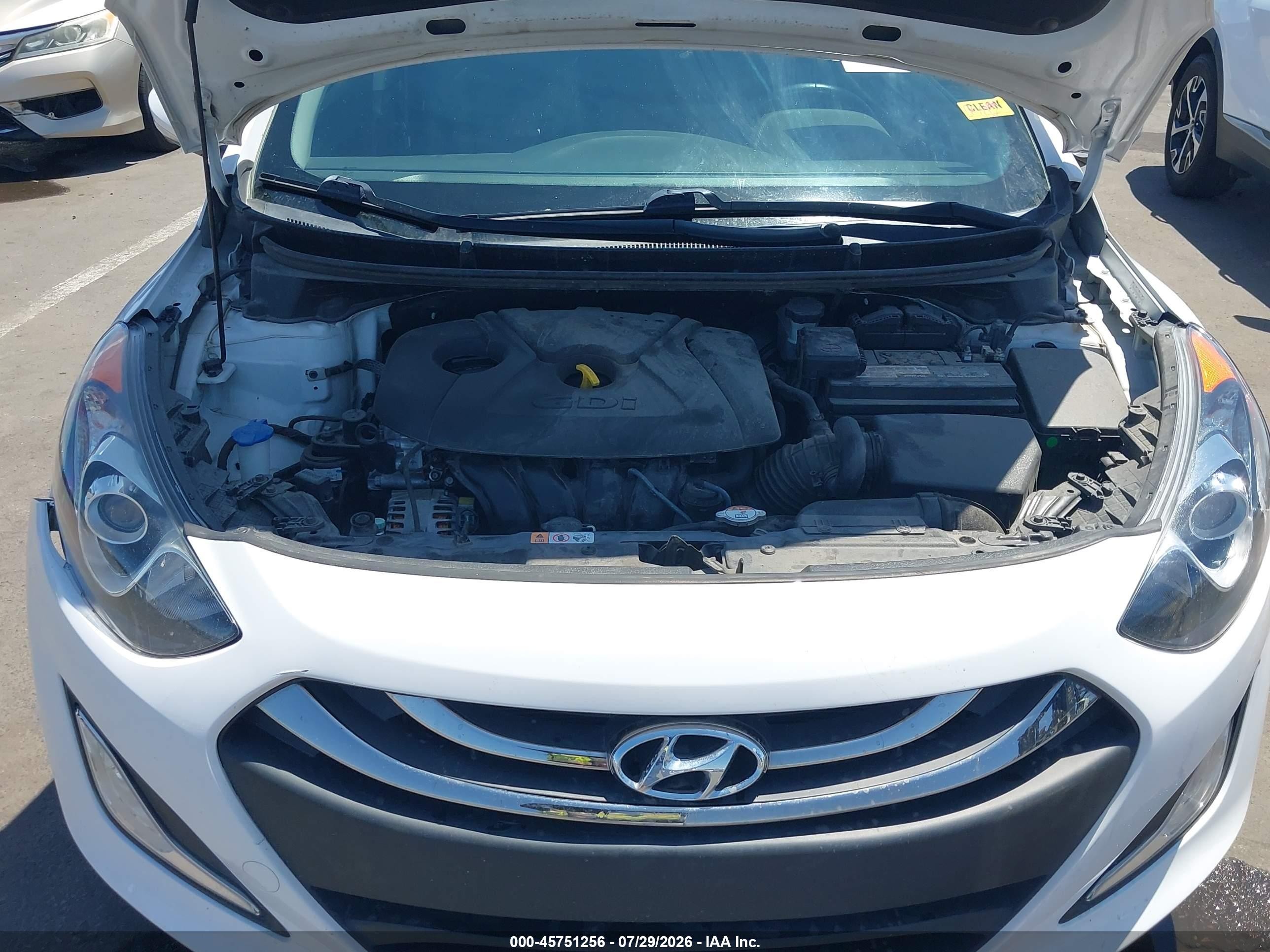2015 Hyundai Elantra Gt   White vin: KMHD35LH7FU242045